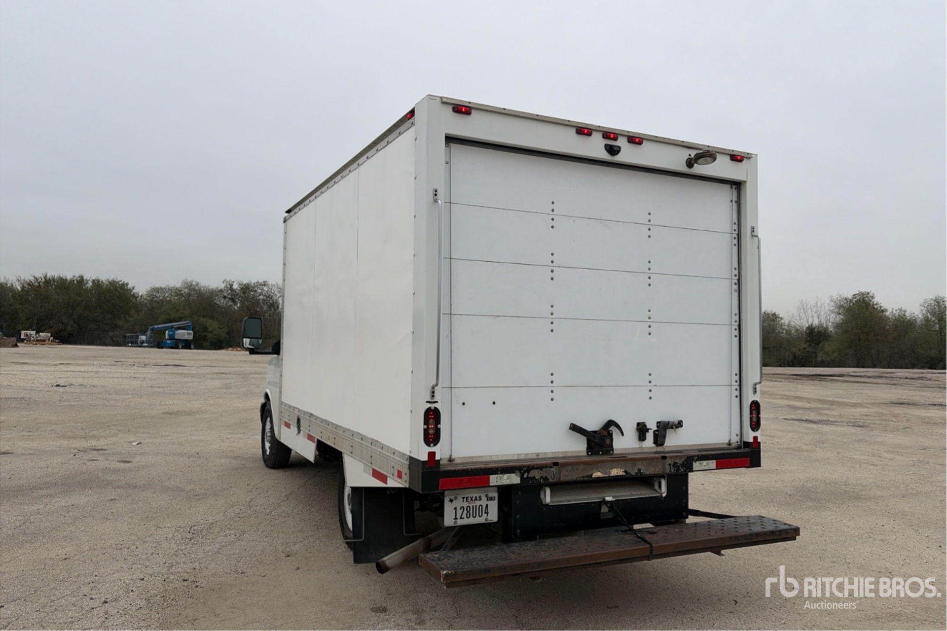 General Appearance with Picture, Right Rear Corner