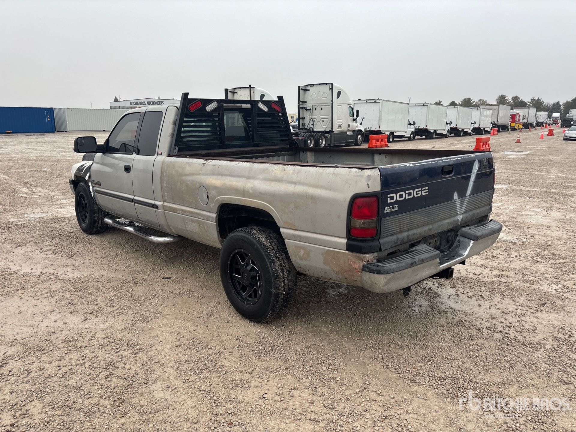 General Appearance with Imagen: esquina trasera izquierda