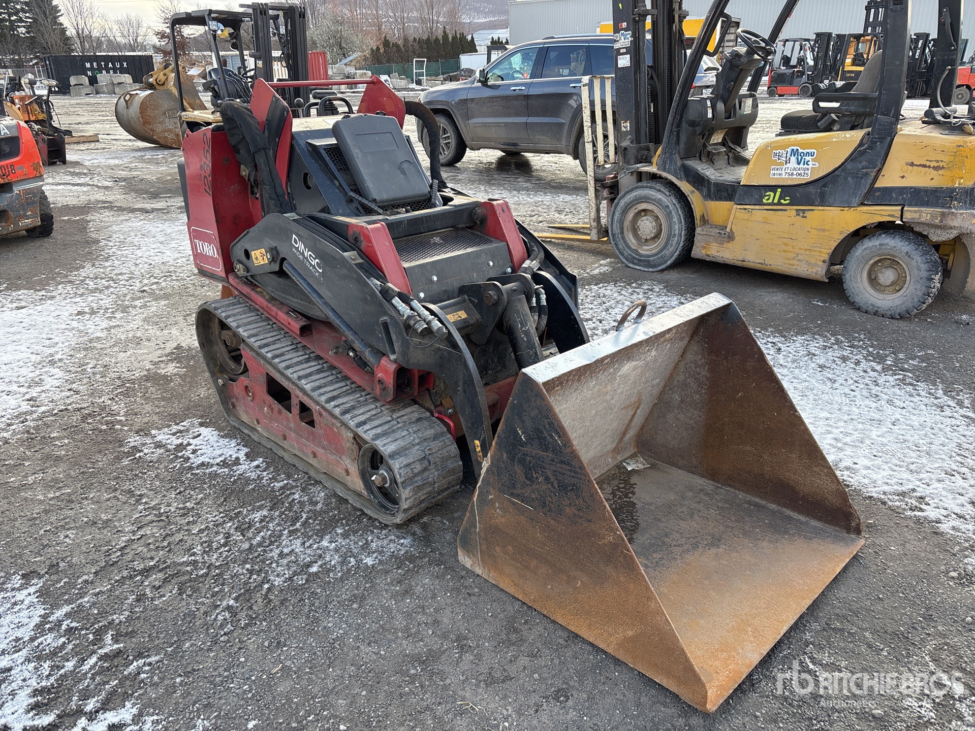 General Appearance with Picture, Right Front Corner