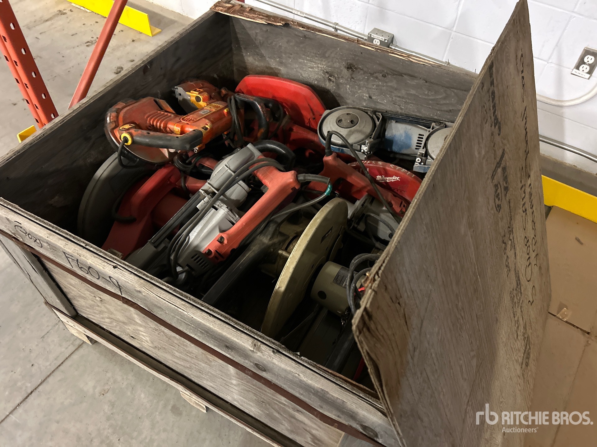 General Appearance with Image, coin avant gauche