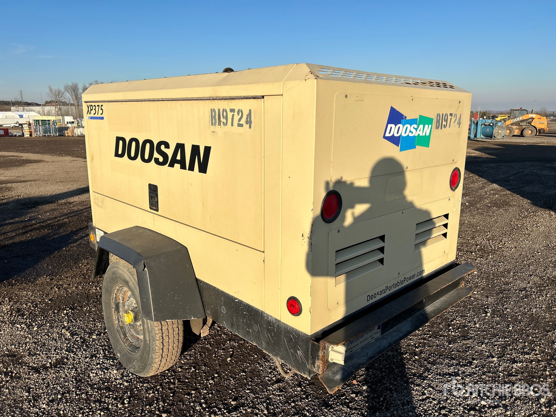 General Appearance with Imagen: esquina trasera izquierda