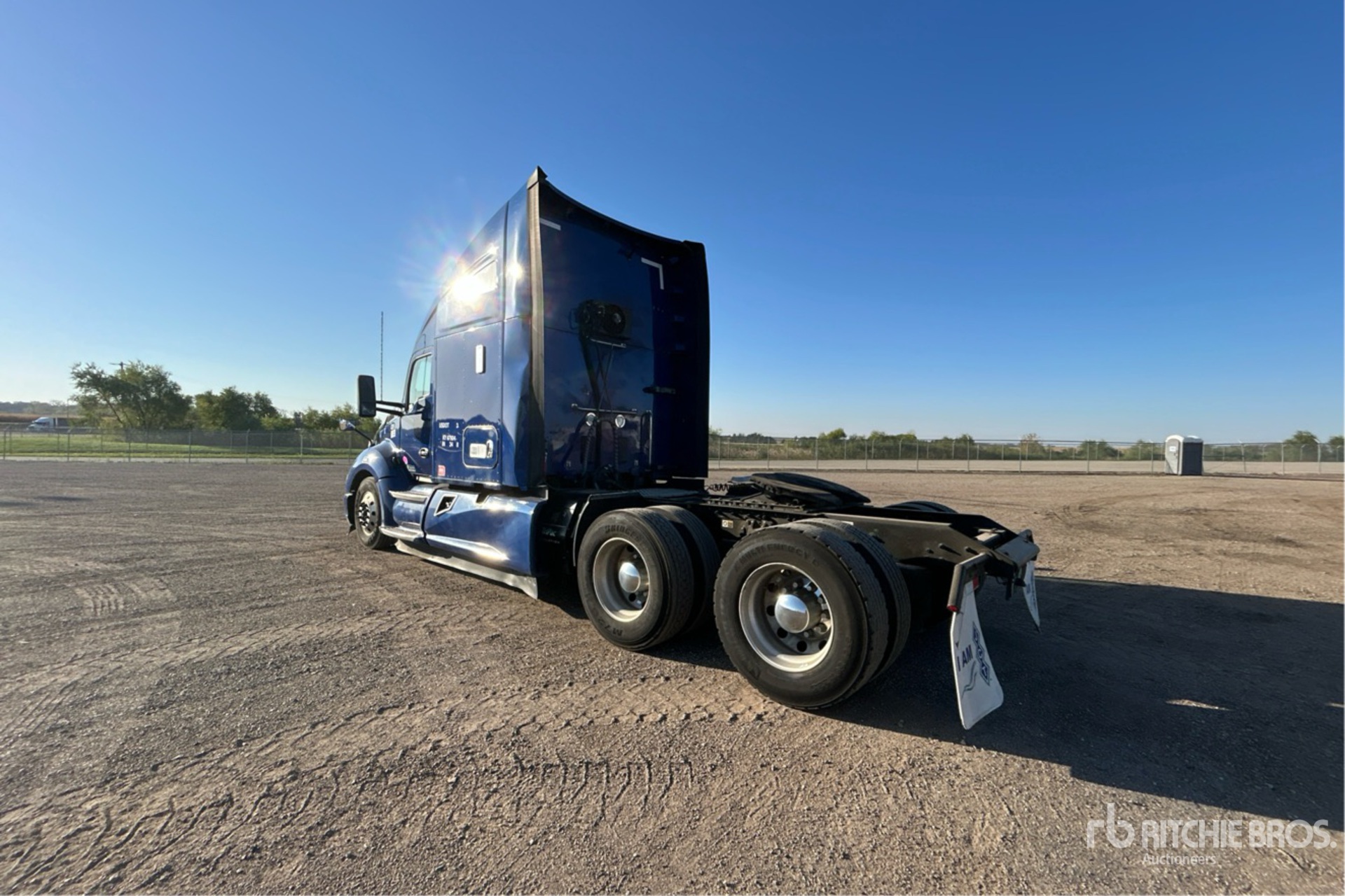 General Appearance with Picture, Left Rear Corner