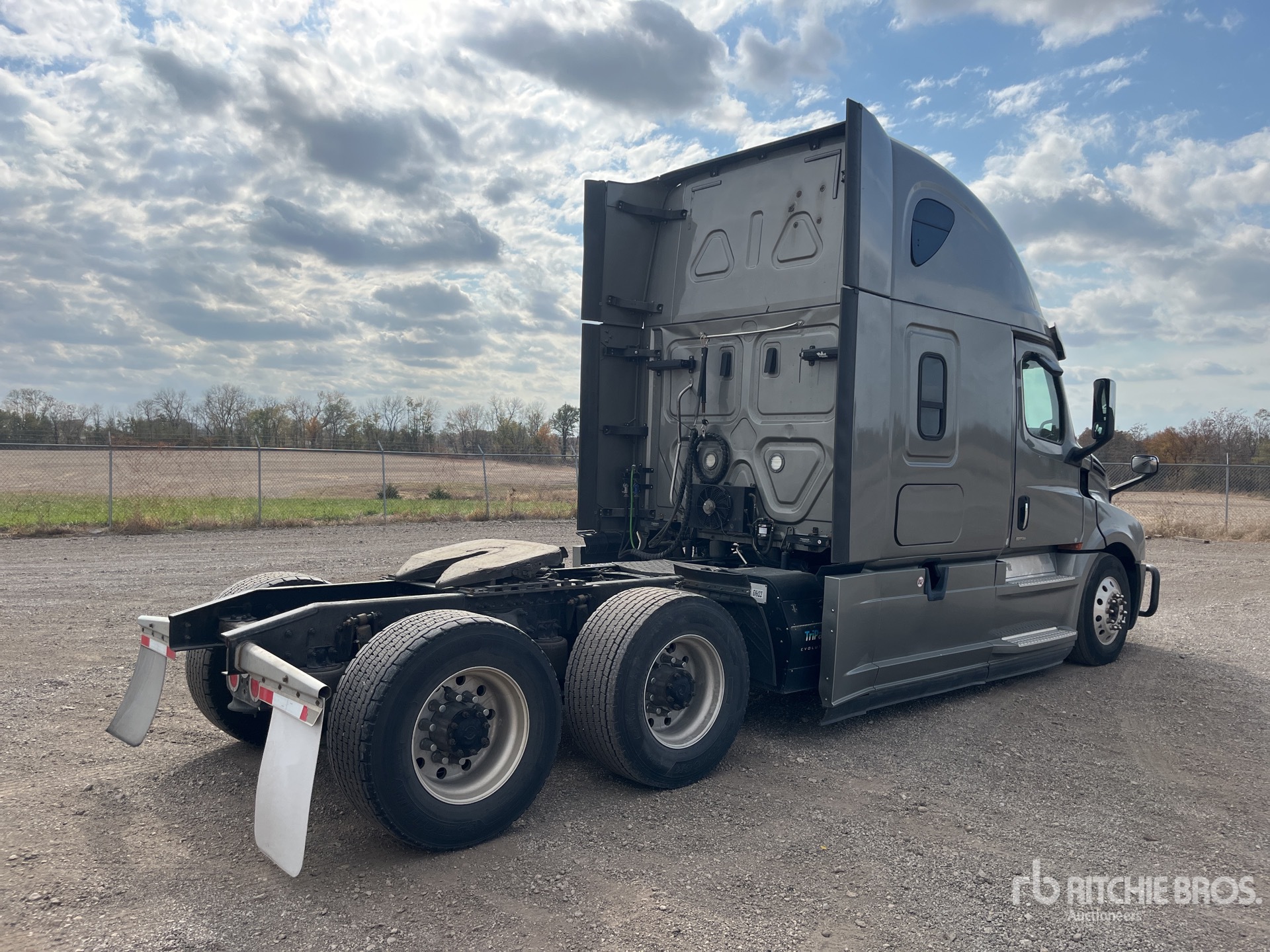 General Appearance with Bild, Ecke hinten rechts