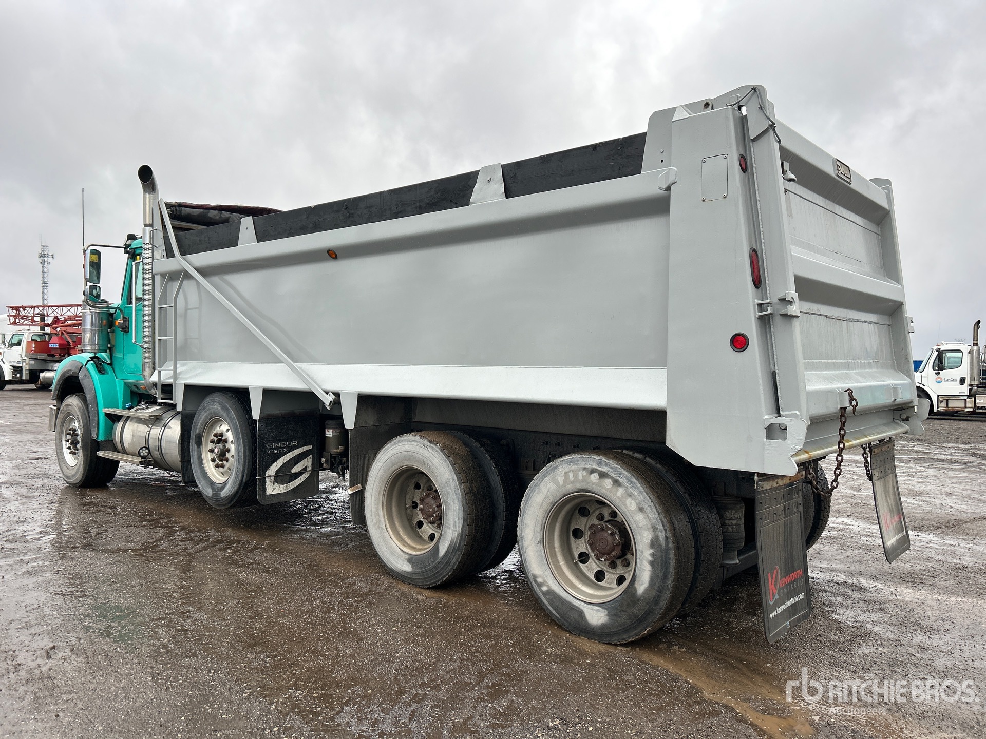 General Appearance with Bild, Ecke hinten links