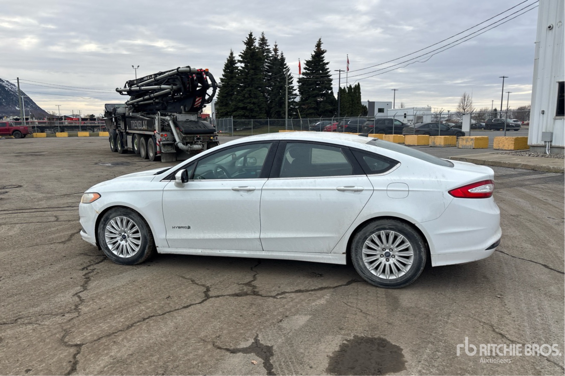 General Appearance with Picture, Left Rear Corner