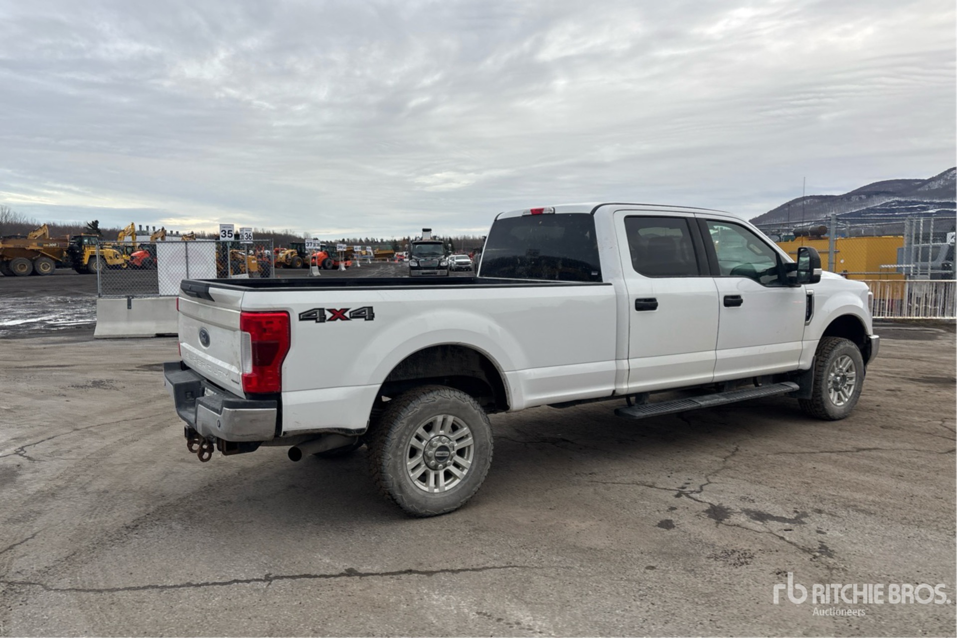 Aspect général with Image, coin arrière droit