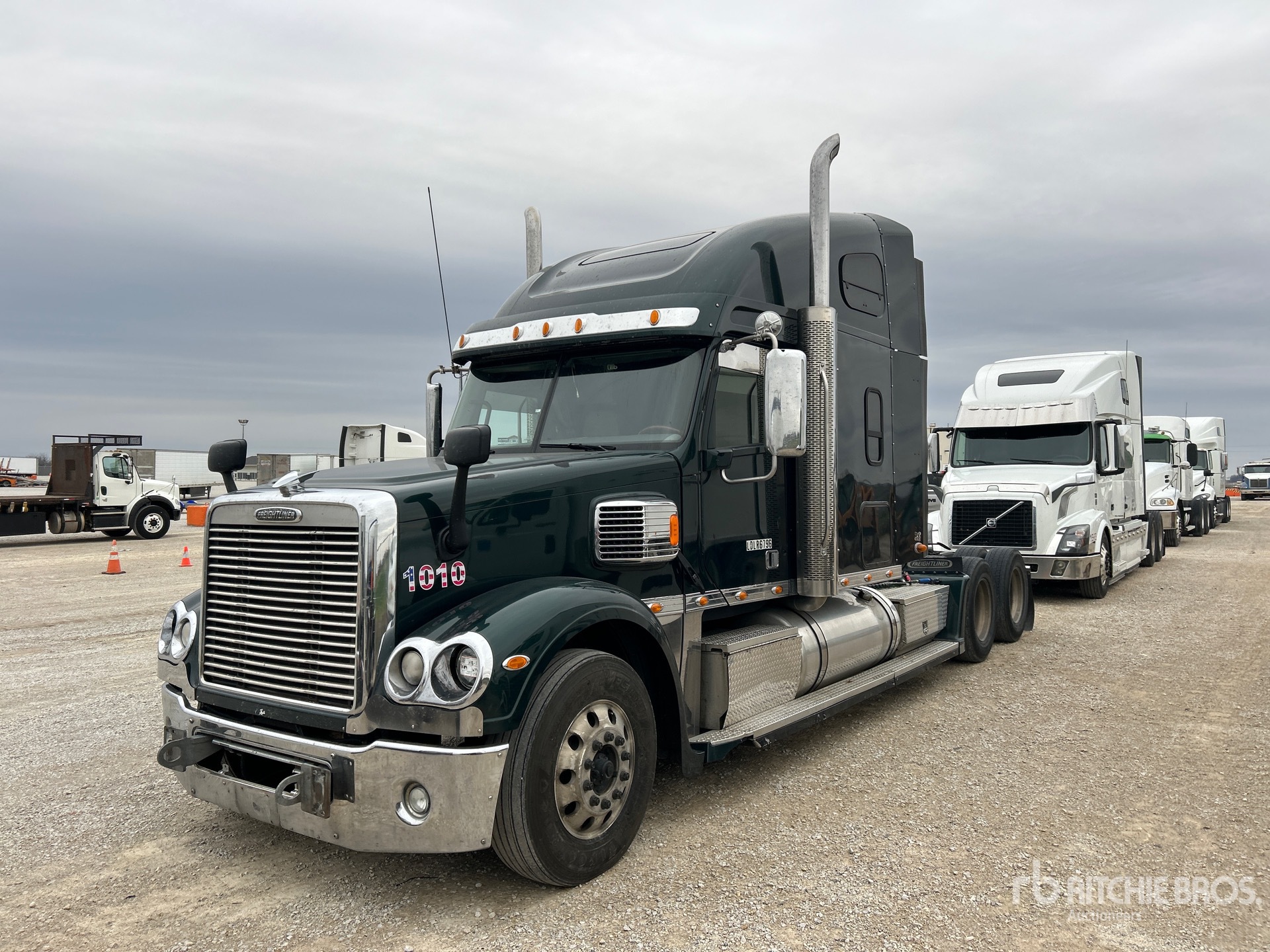 General Appearance with Bild, Ecke vorne links