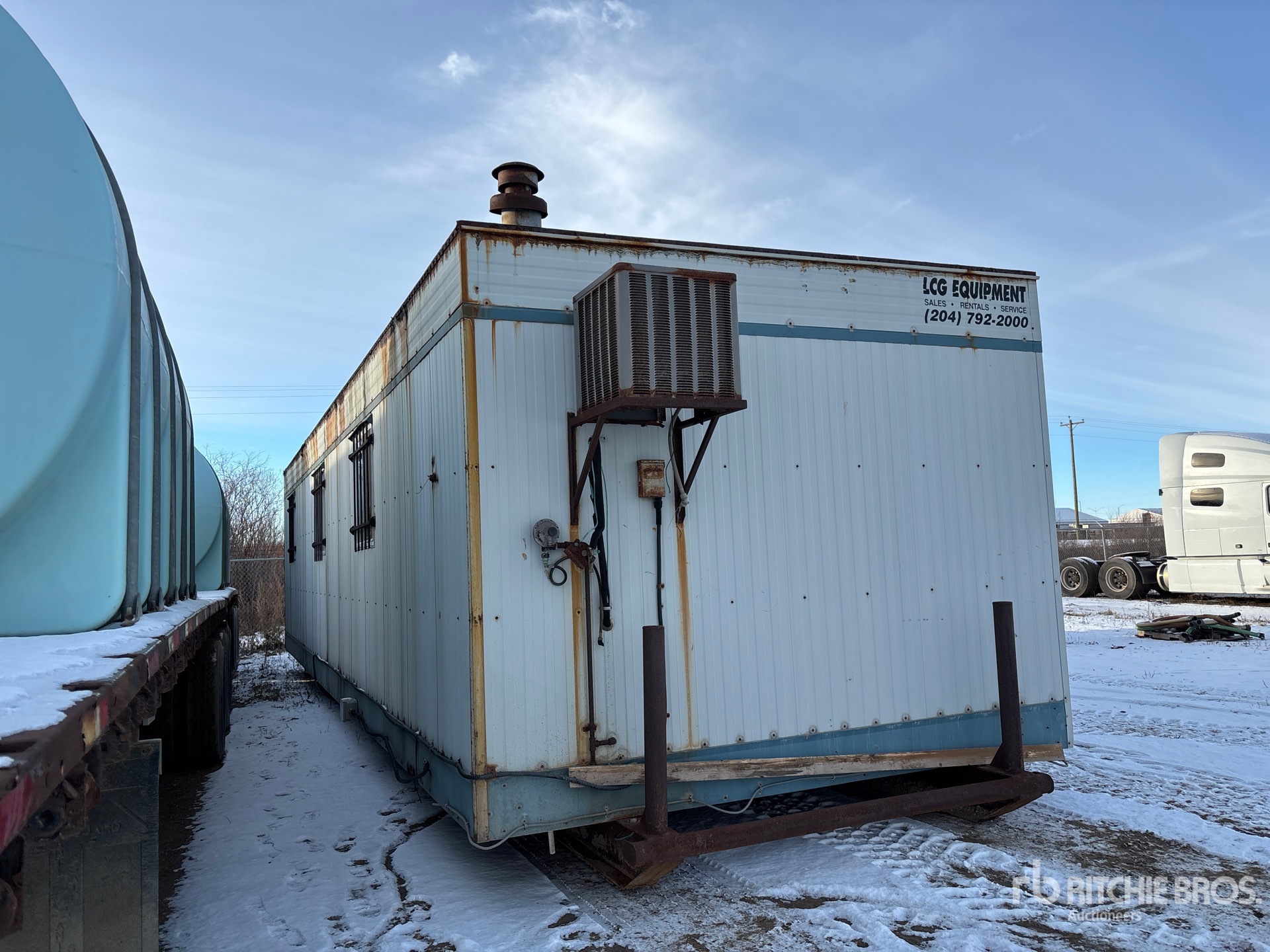 General Appearance with Bild, Ecke vorne rechts