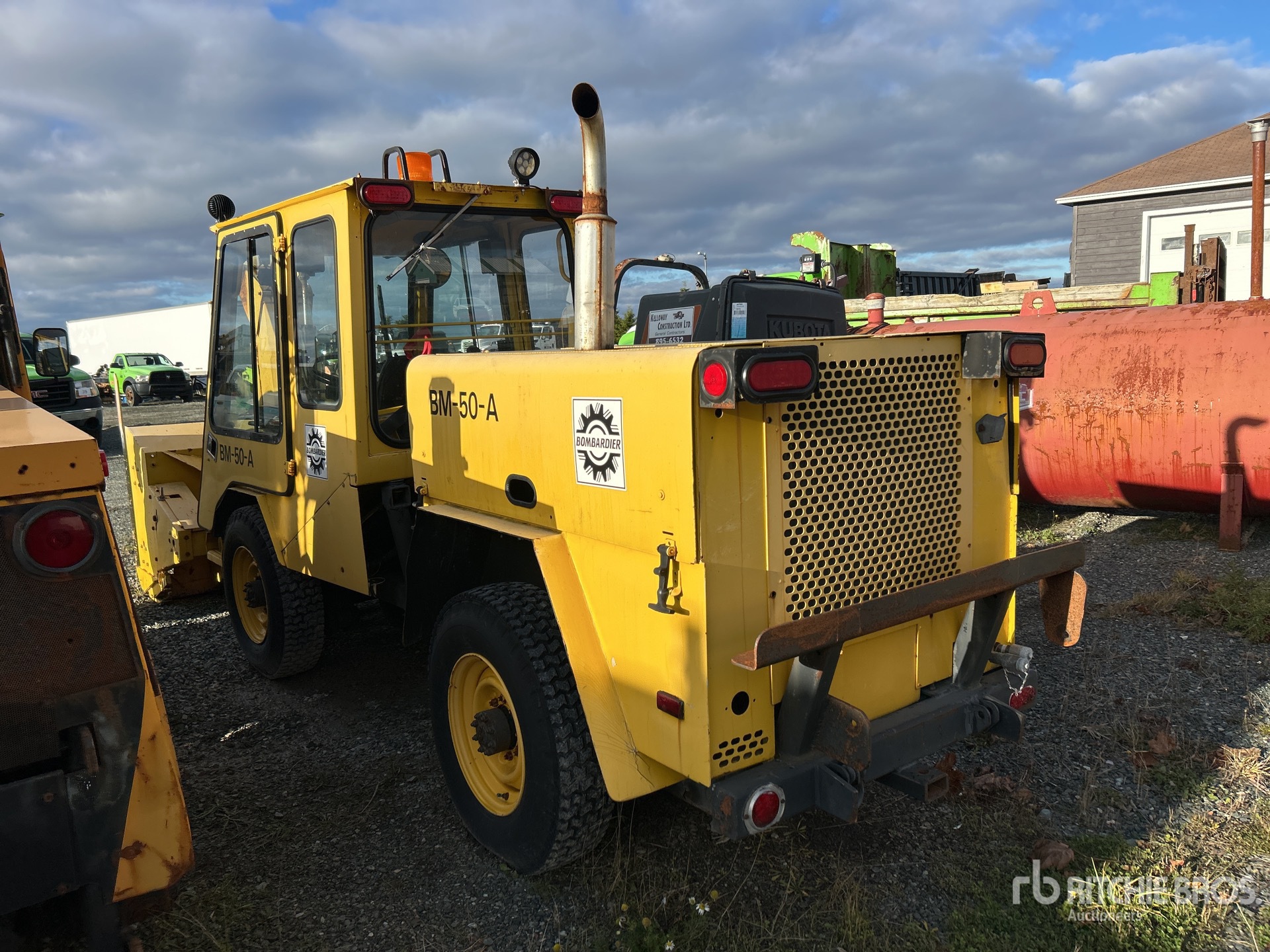 General Appearance with Imagen: esquina trasera izquierda