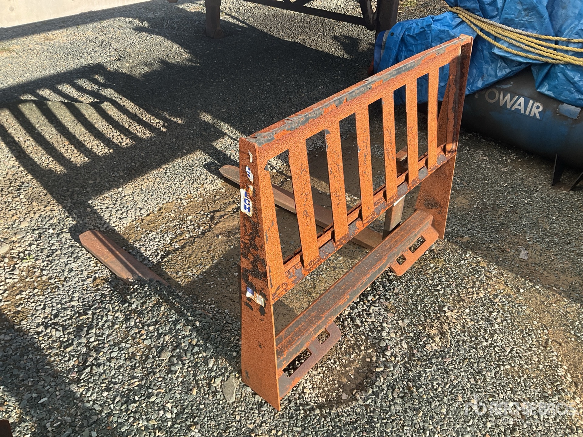 General Appearance with Imagen: esquina trasera izquierda