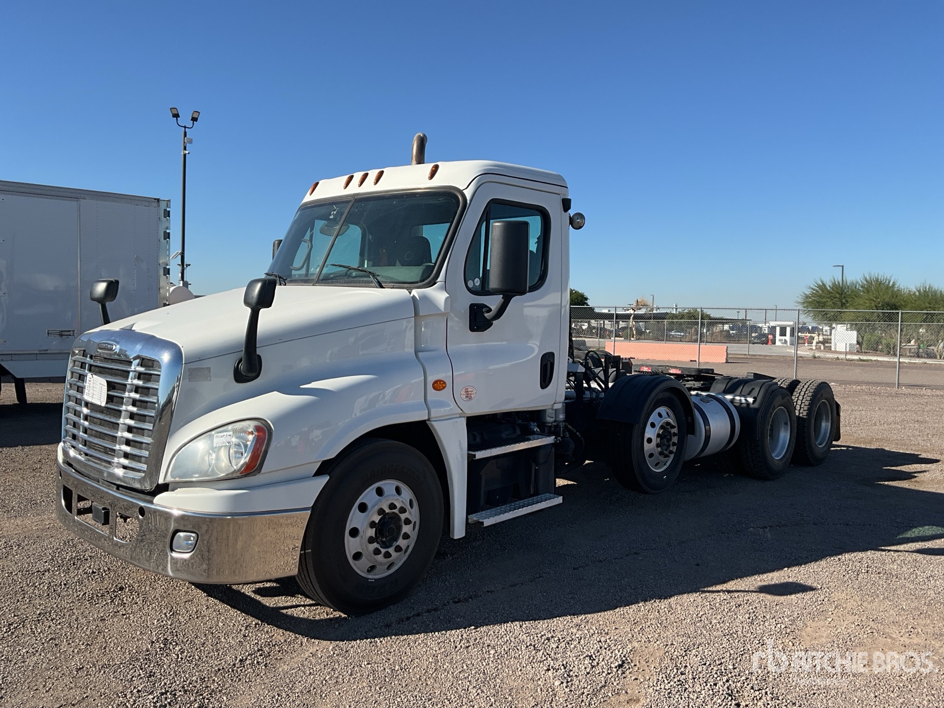 Aspect général with Image, coin avant gauche
