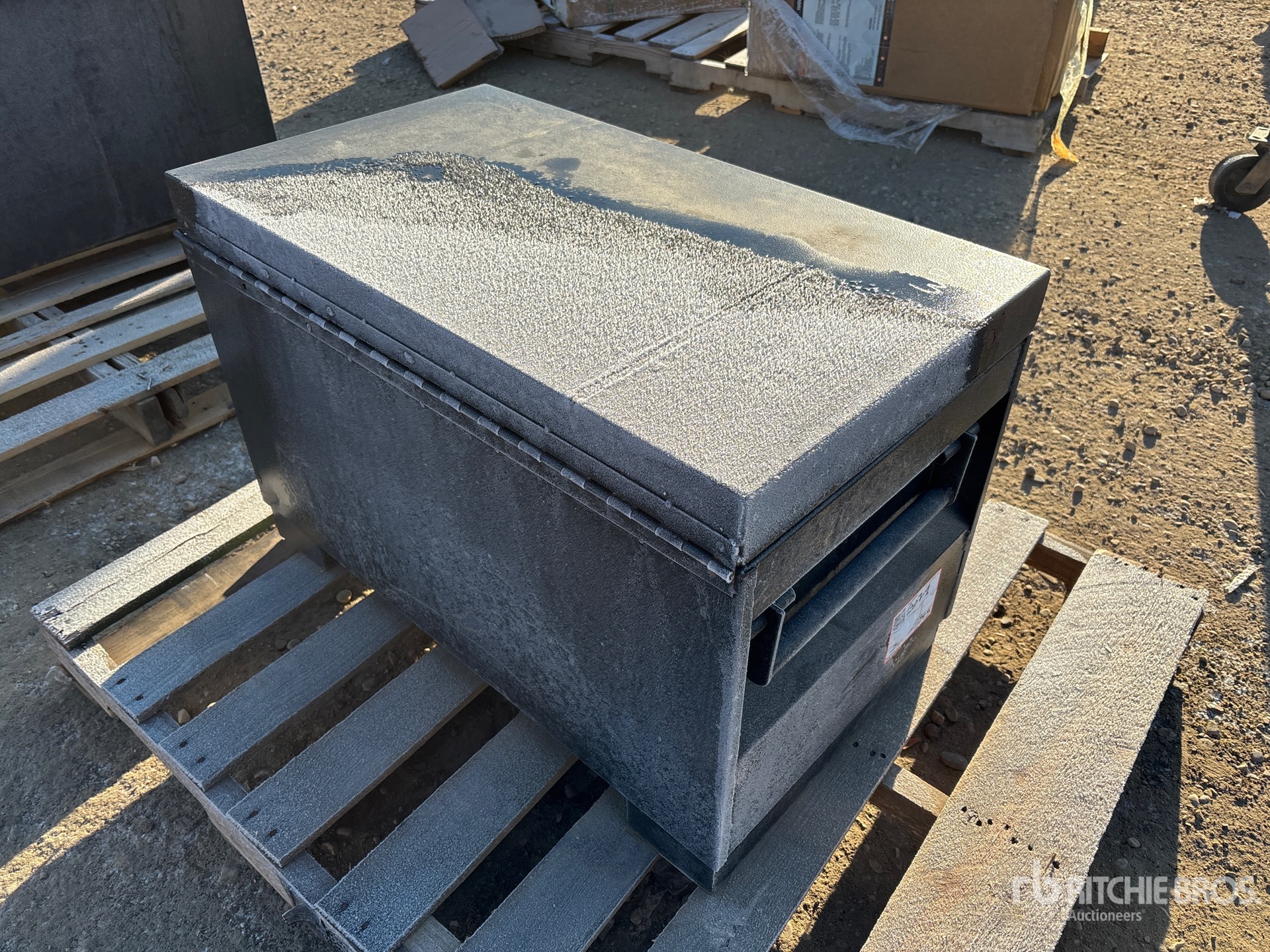 Aspect général with Image, coin arrière droit