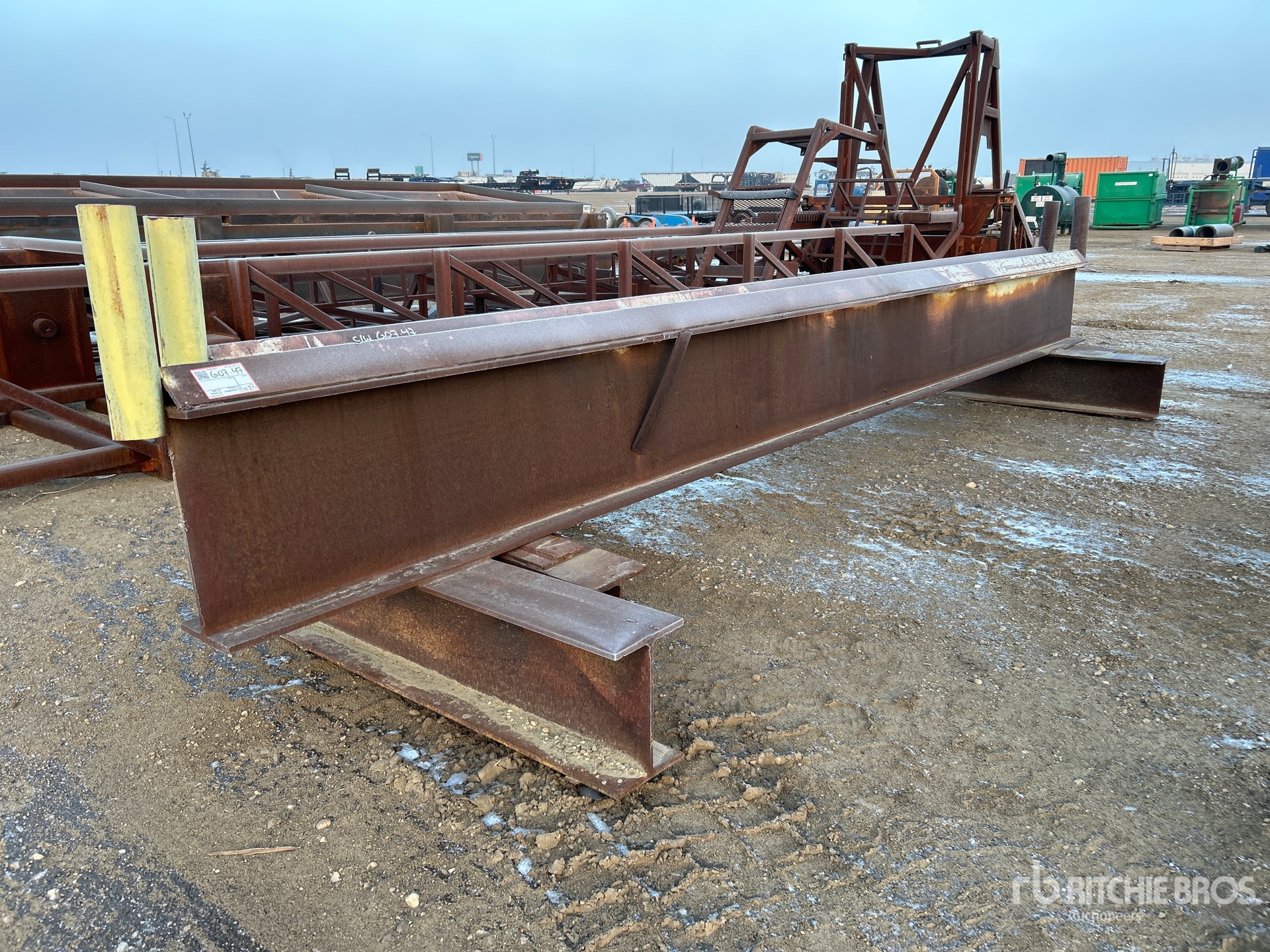 General Appearance with Bild, Ecke vorne links