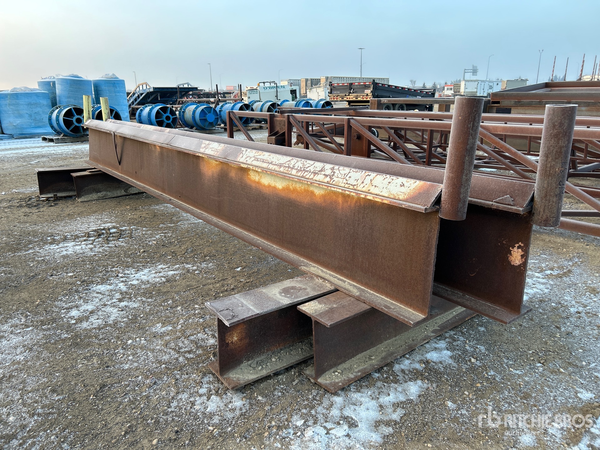 General Appearance with Bild, Ecke hinten links