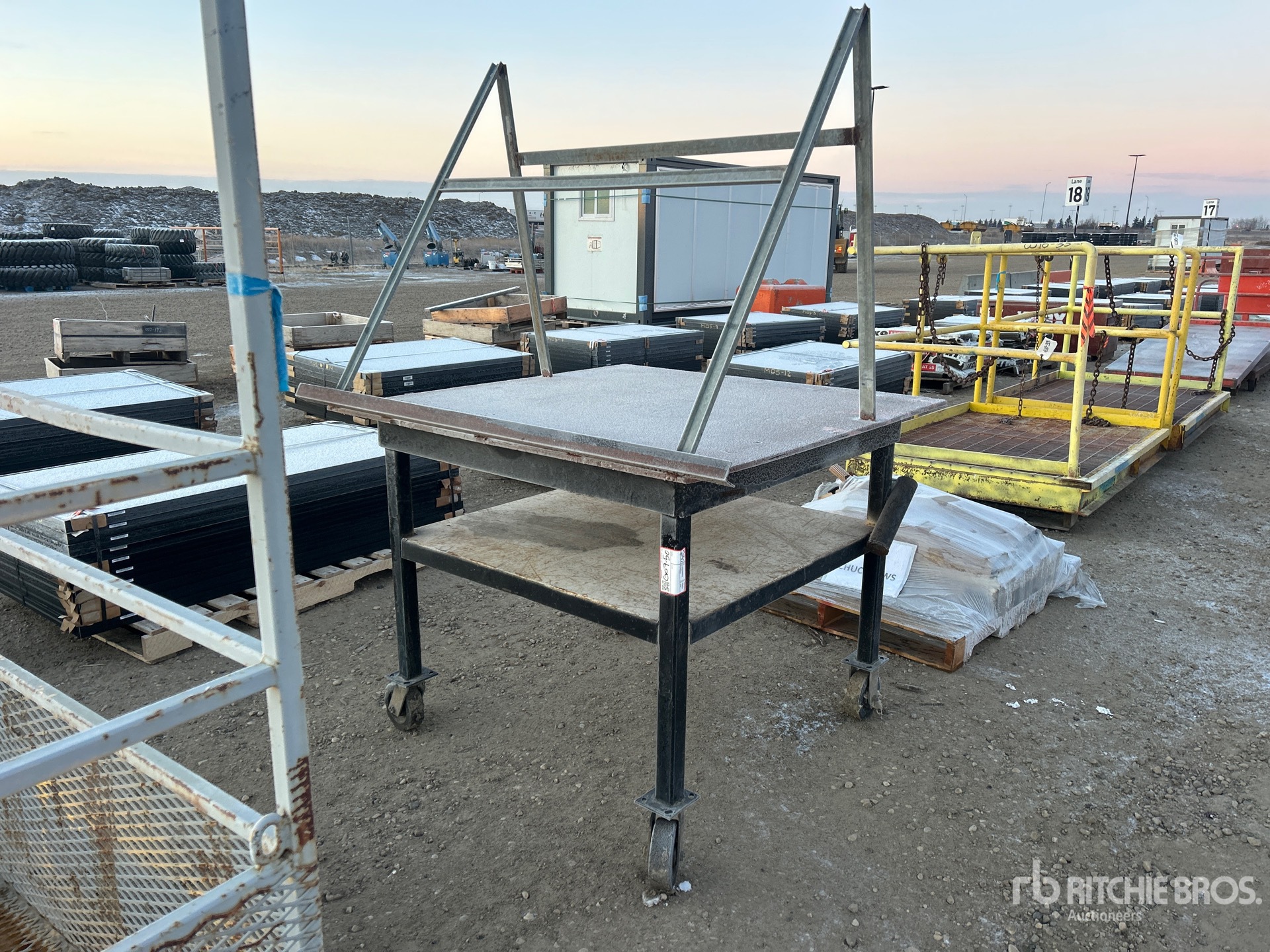 General Appearance with Image, coin avant gauche