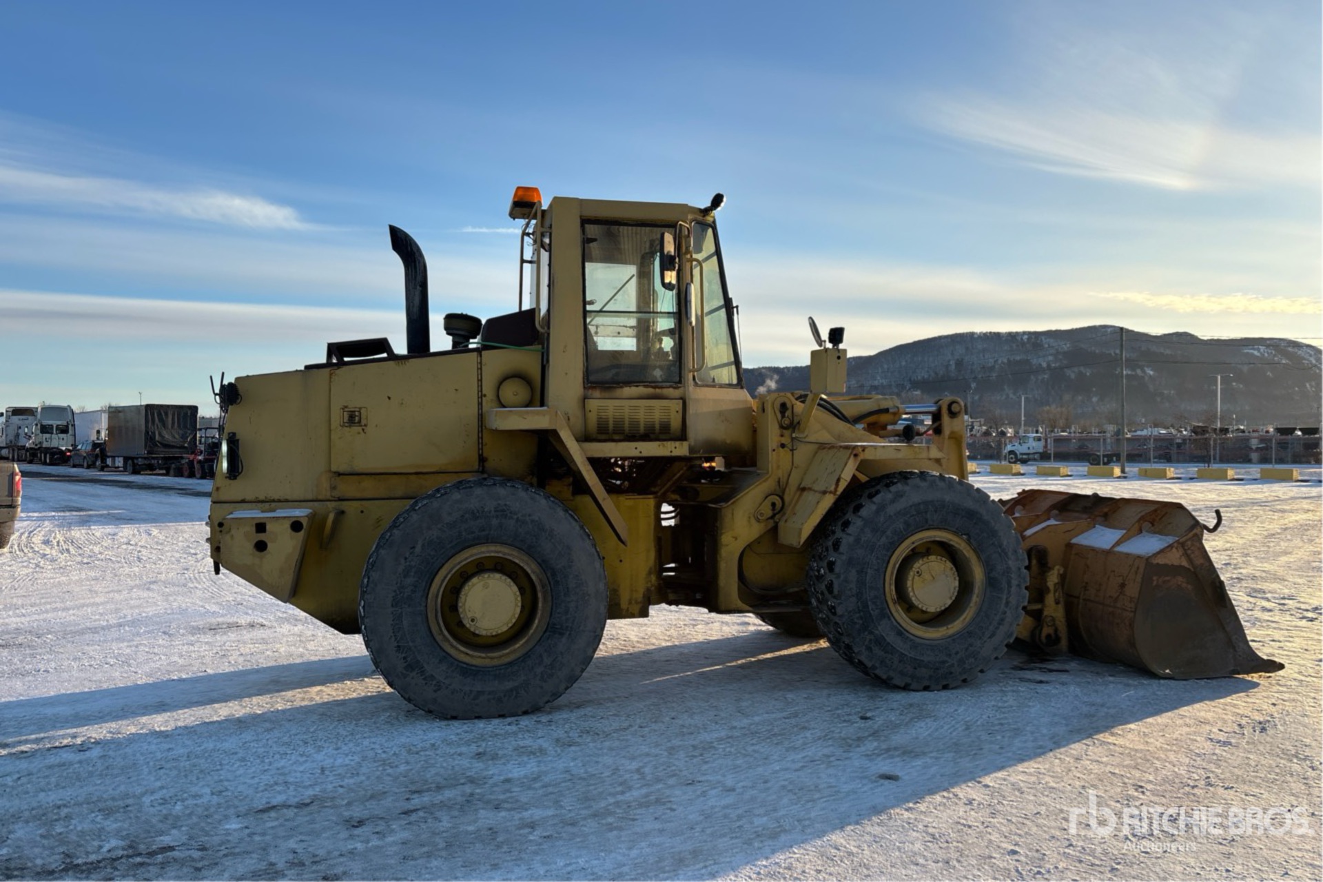 General Appearance with Imagen: esquina trasera derecha