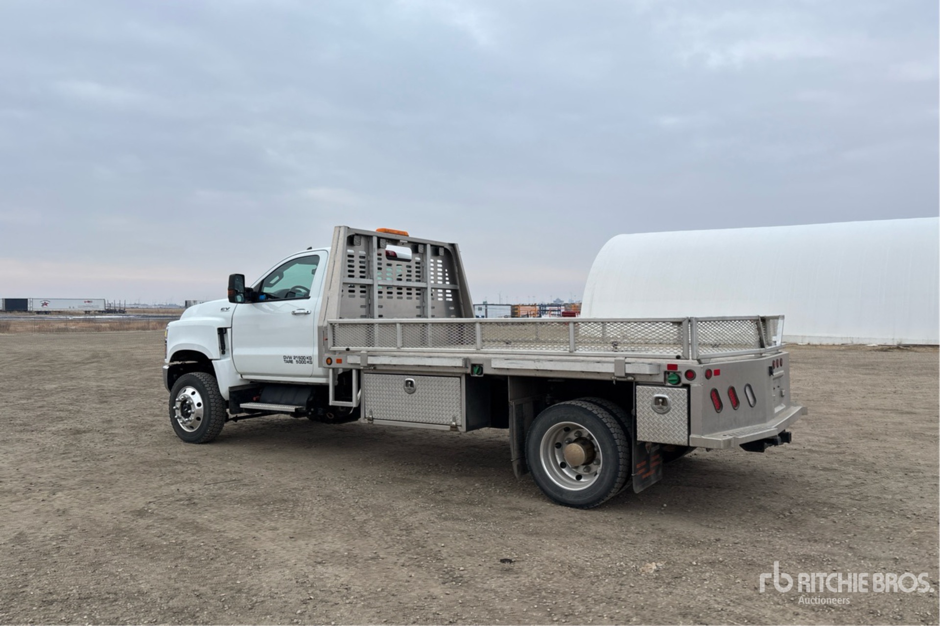 General Appearance with Foto, angolo posteriore sinistro