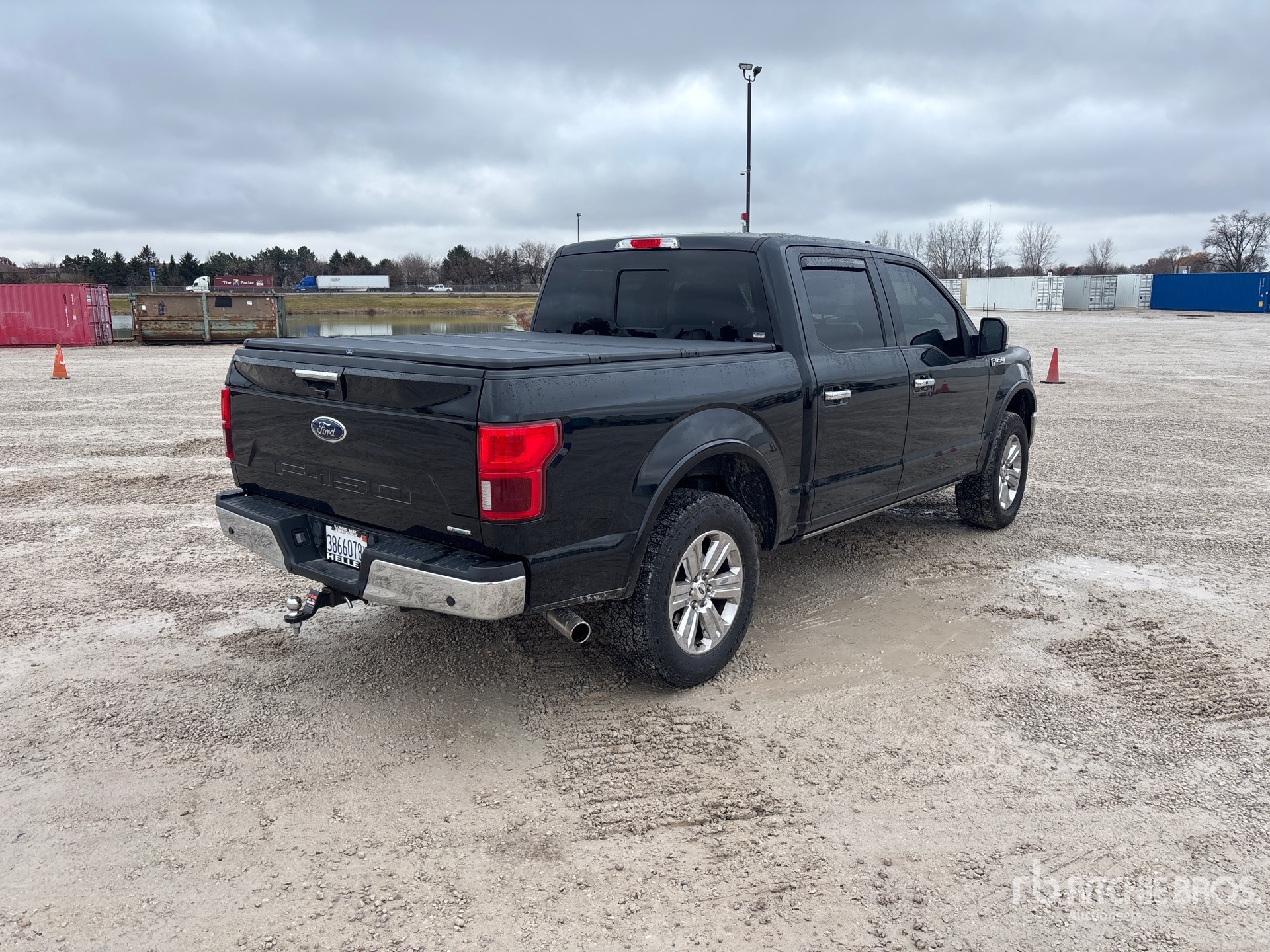 Aspect général with Image, coin arrière droit