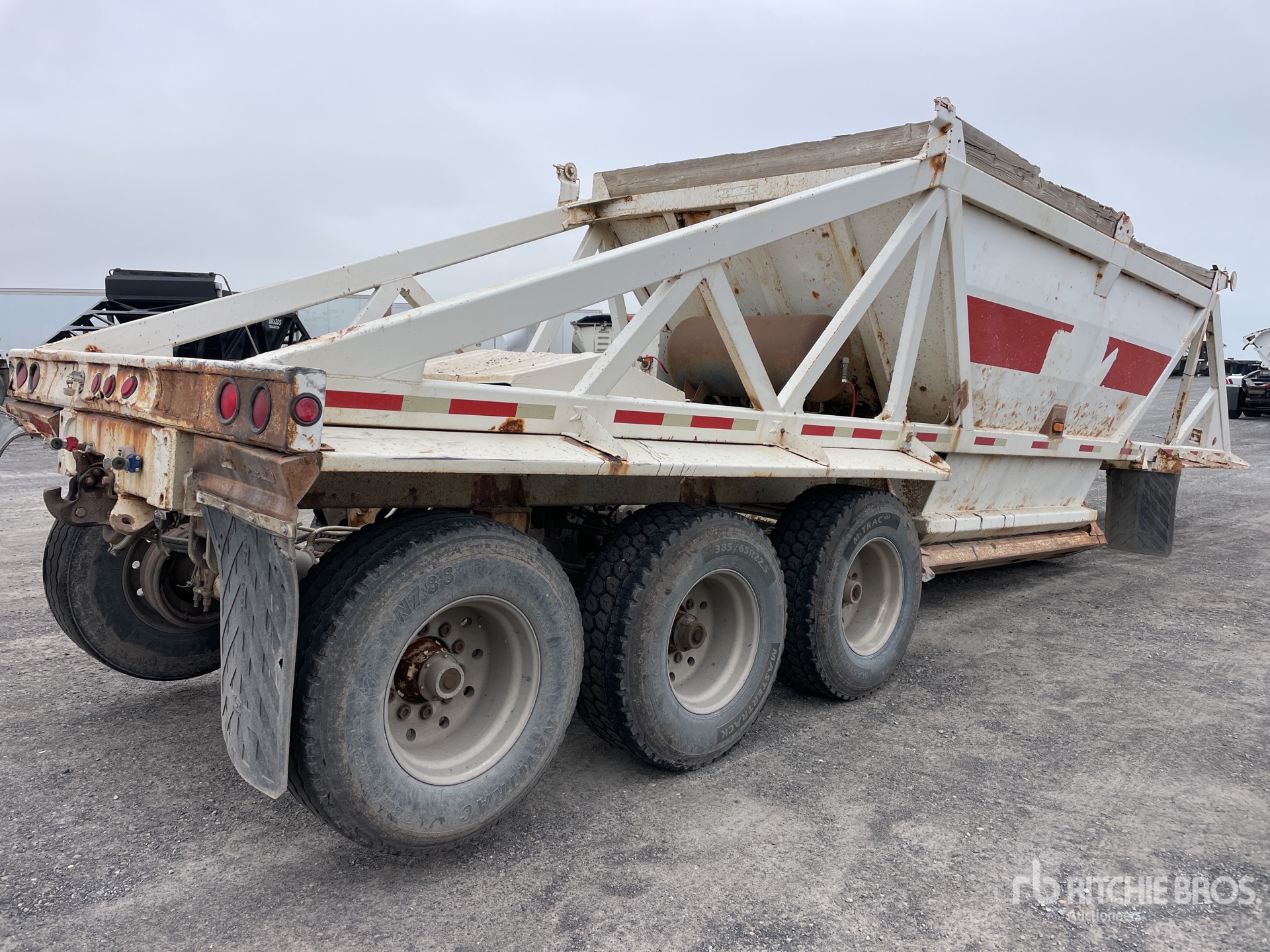 General Appearance with Image, coin arrière droit