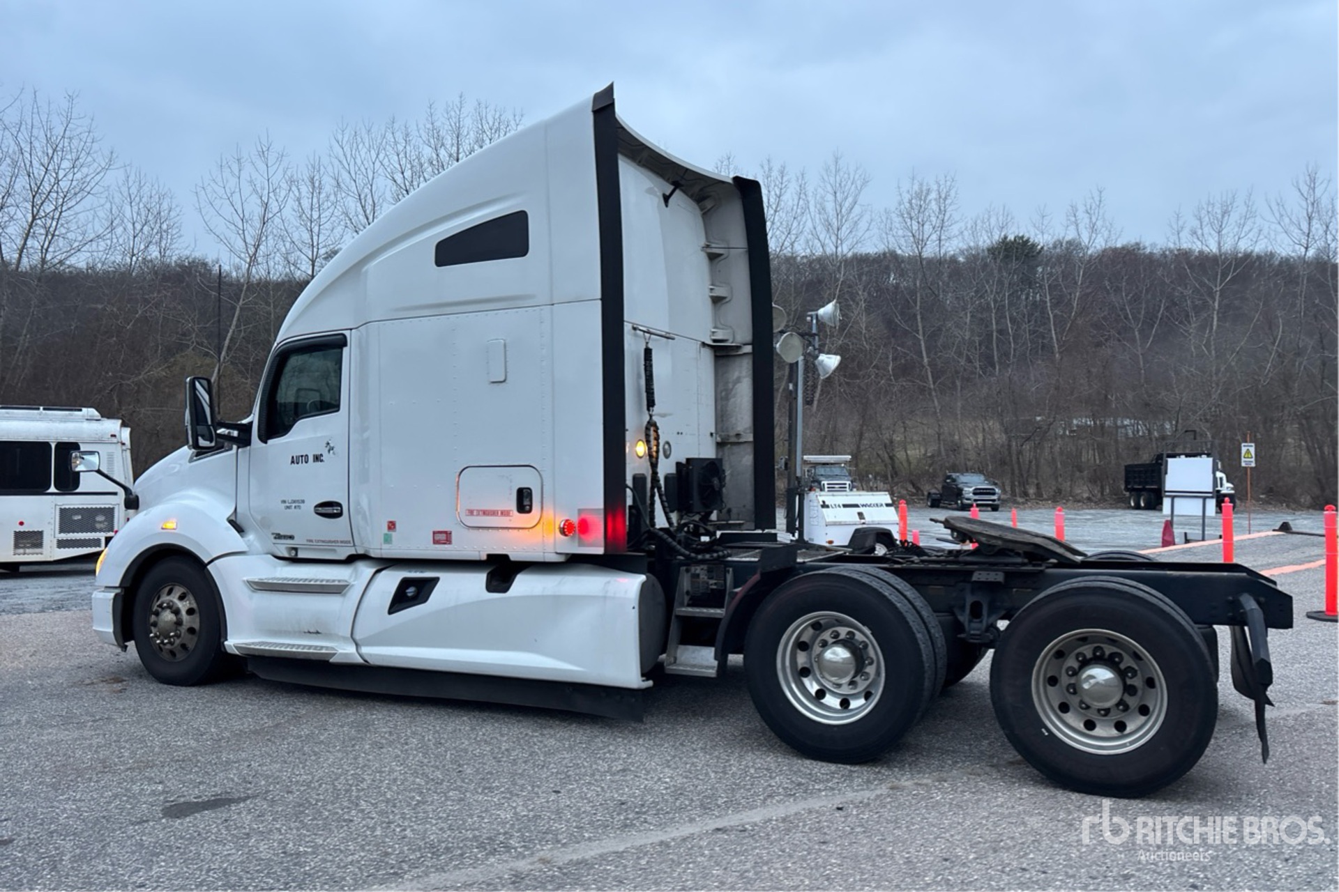 General Appearance with Picture, Left Rear Corner