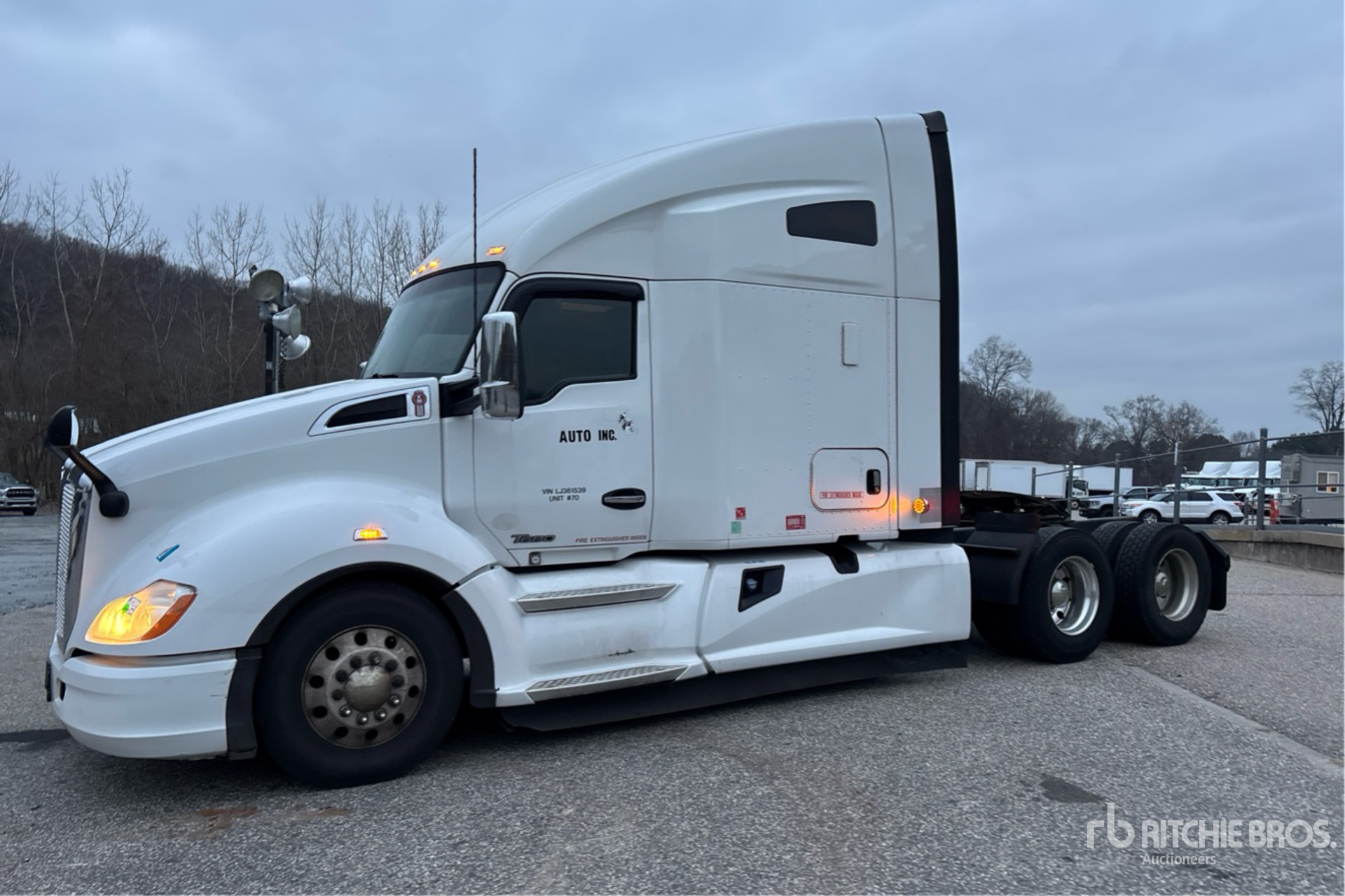 General Appearance with Picture, Left Front Corner