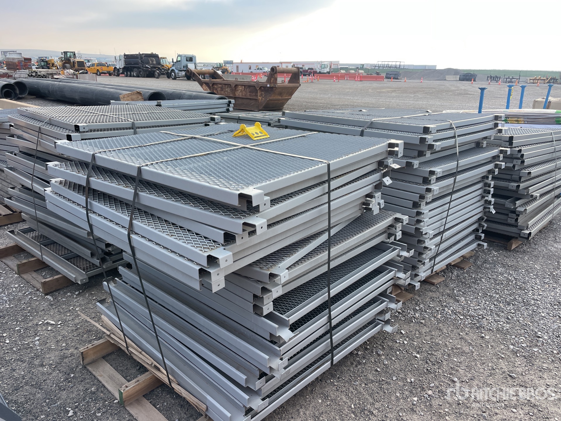 Aspect général with Image, coin arrière droit