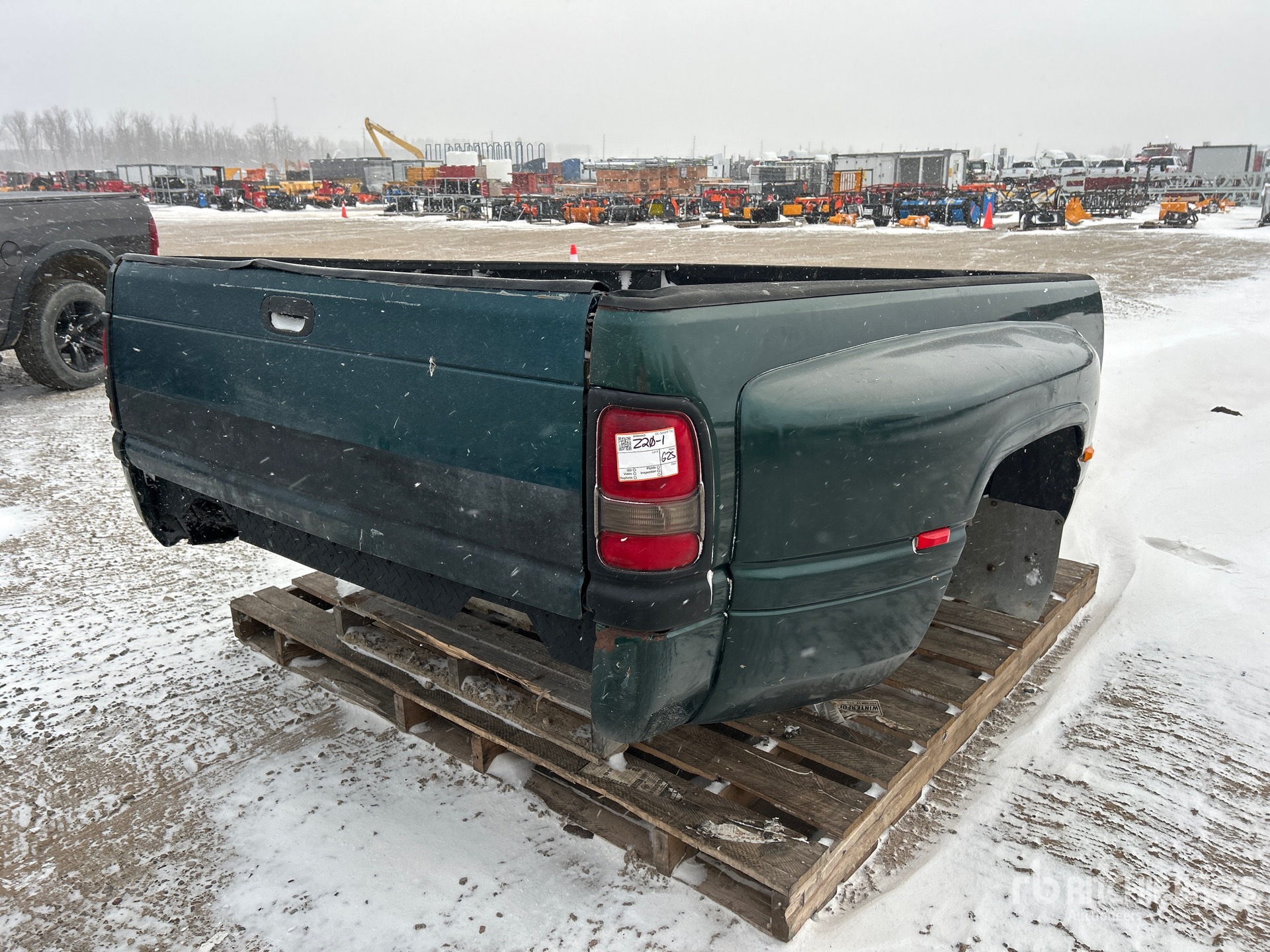 General Appearance with Picture, Right Rear Corner