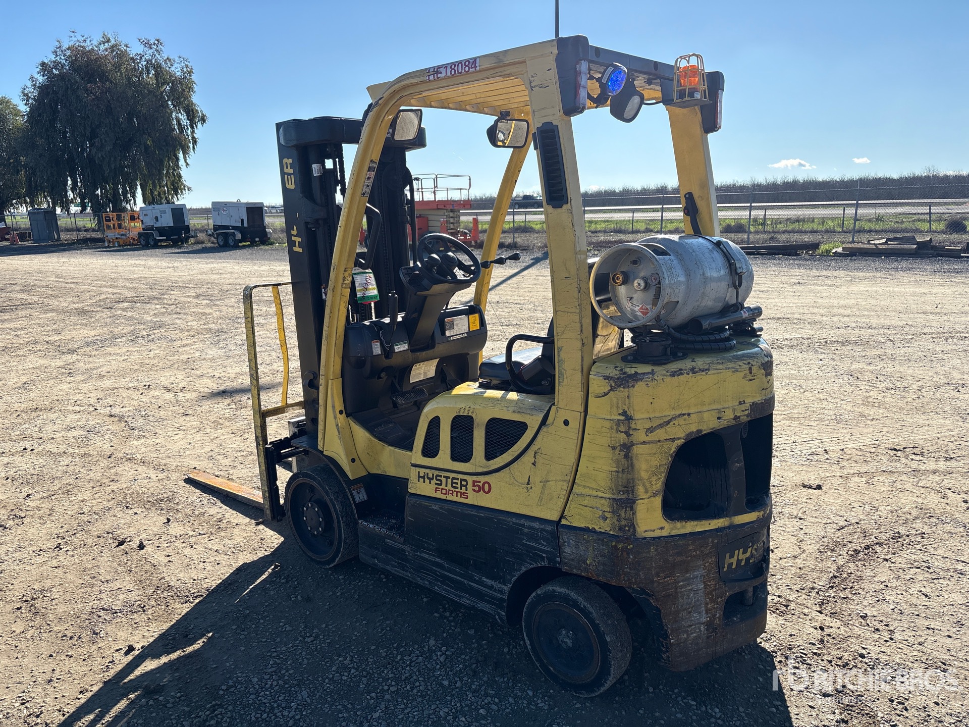 General Appearance with Bild, Ecke hinten links