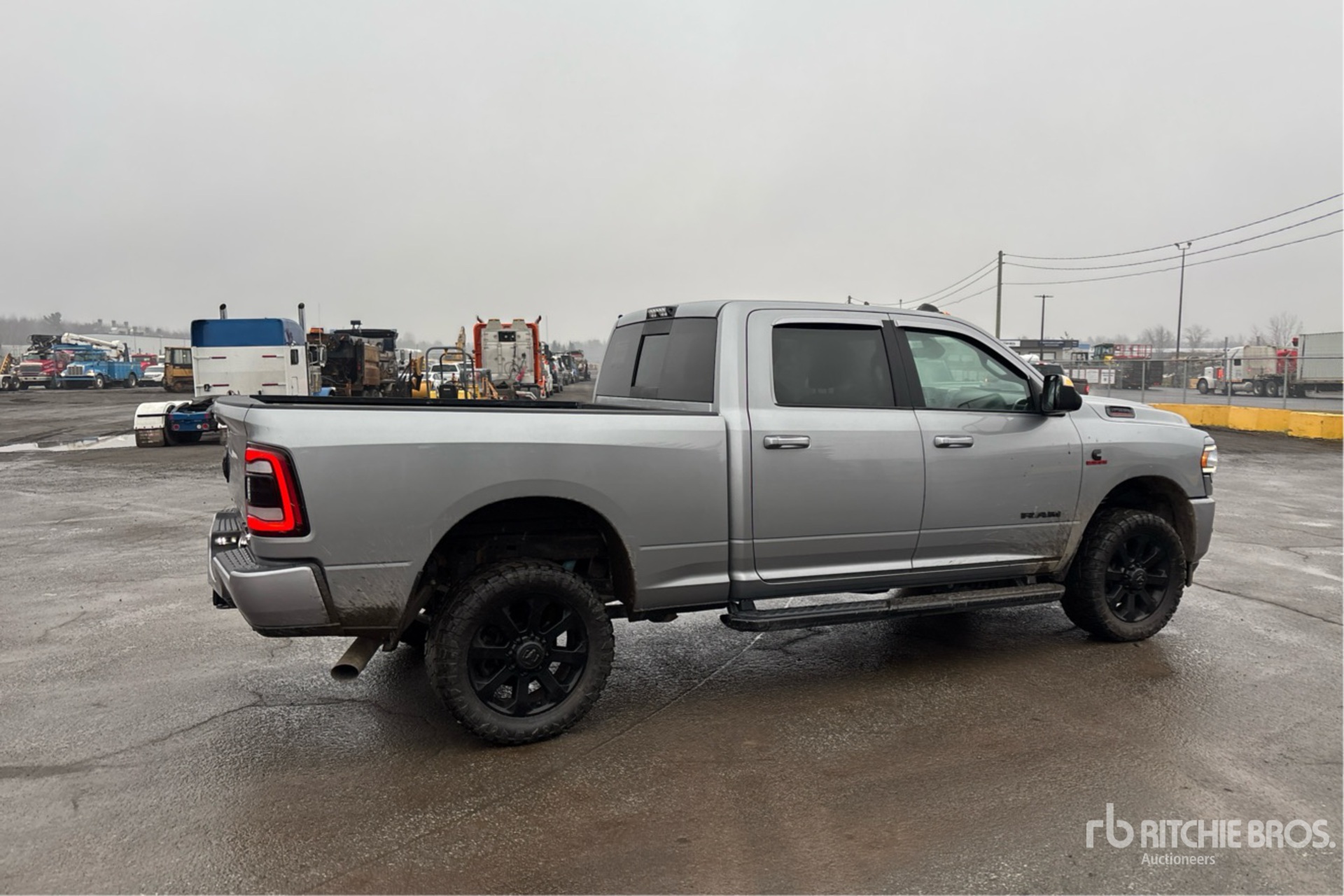 General Appearance with Imagen: esquina trasera derecha