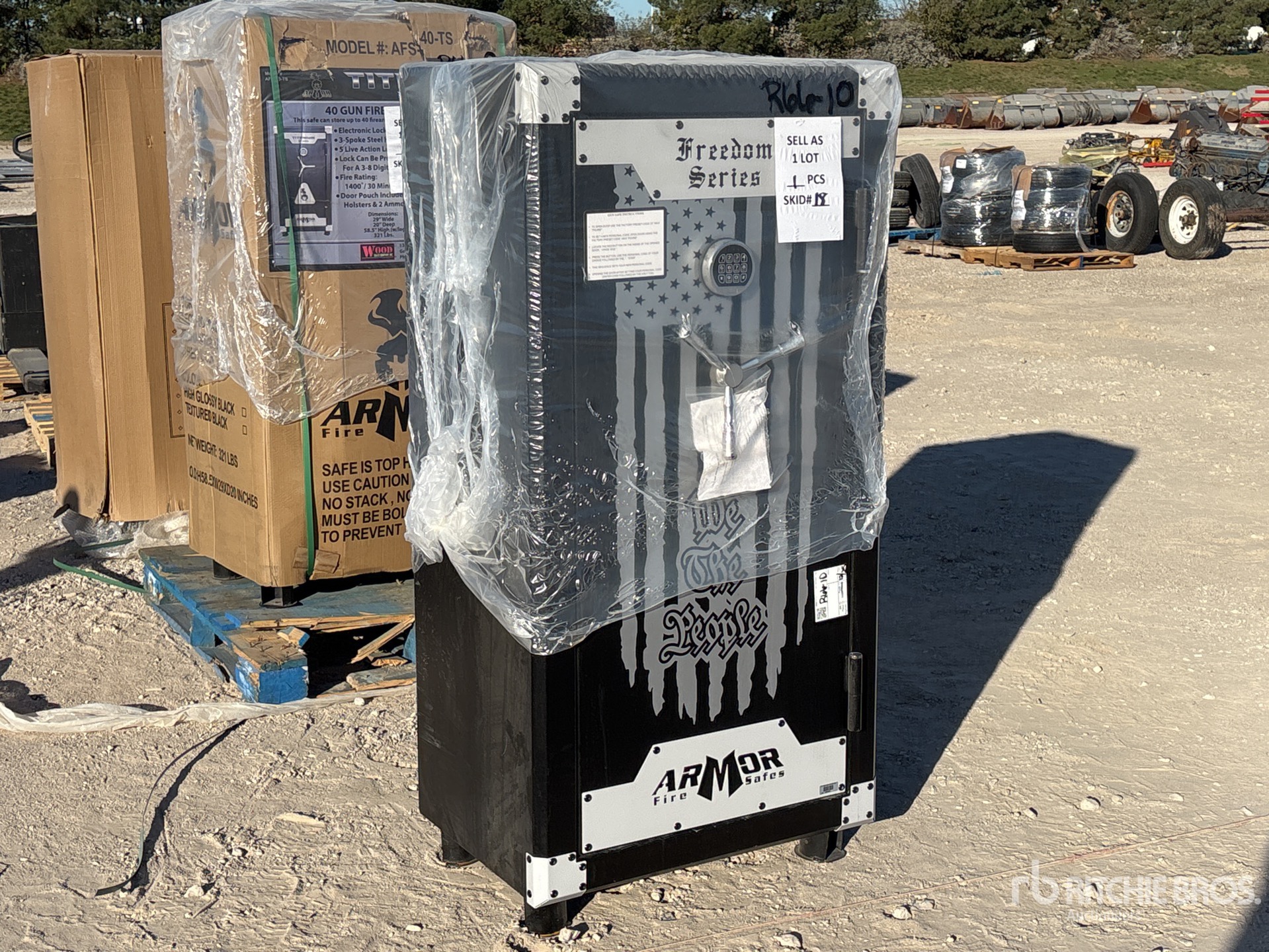 General Appearance with Picture, Right Front Corner