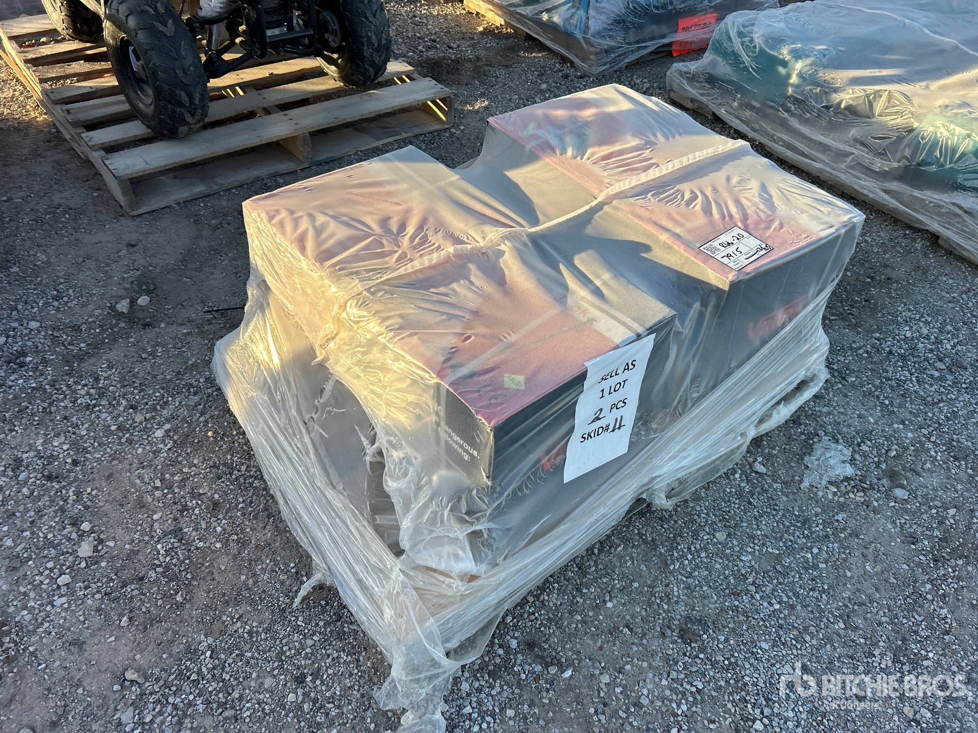 General Appearance with Picture, Right Front Corner