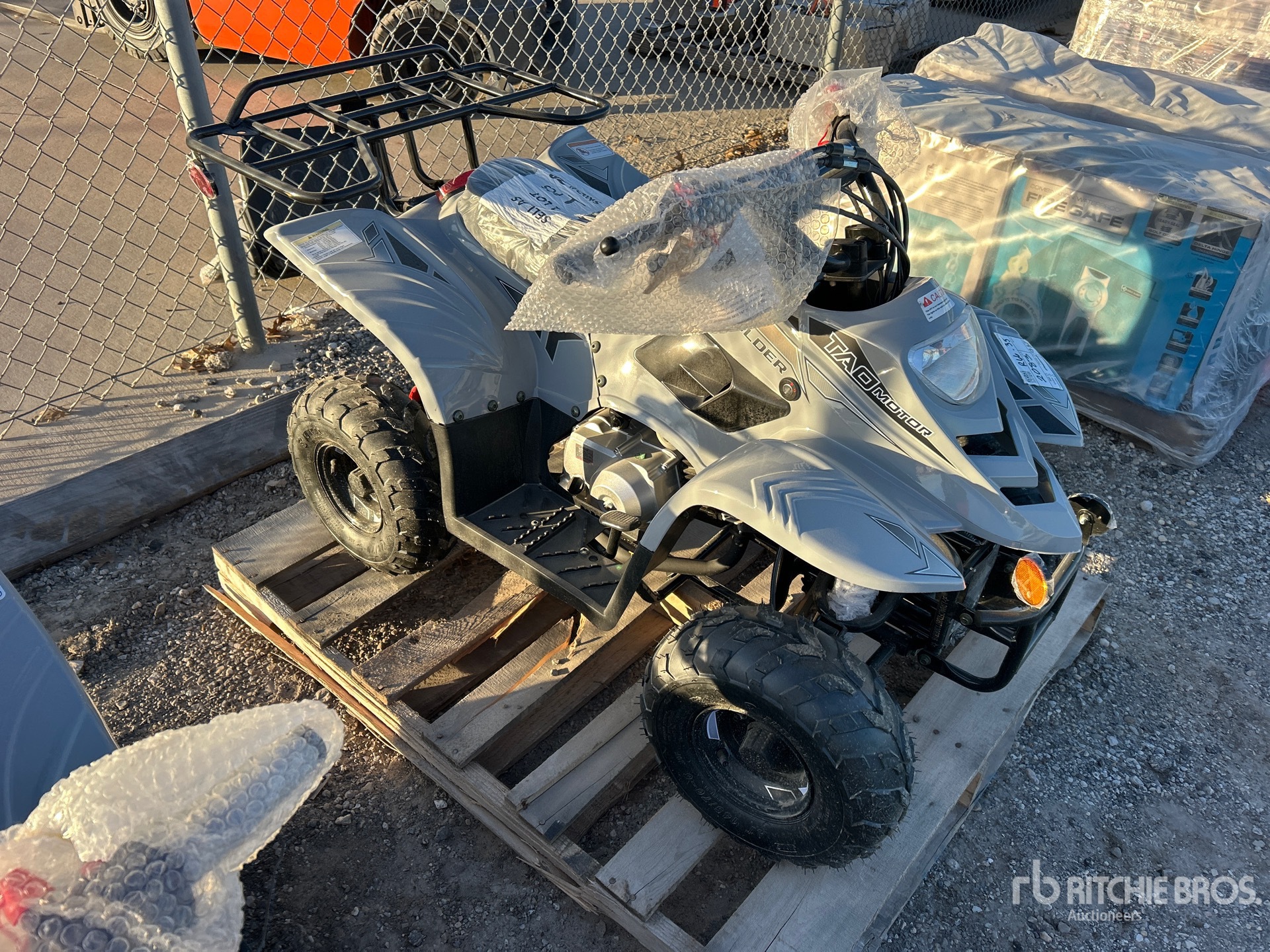 General Appearance with Picture, Right Front Corner