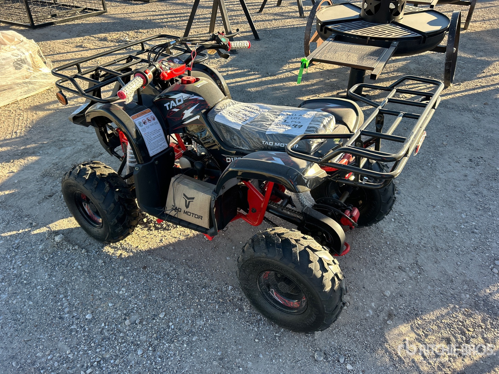 General Appearance with Picture, Left Rear Corner