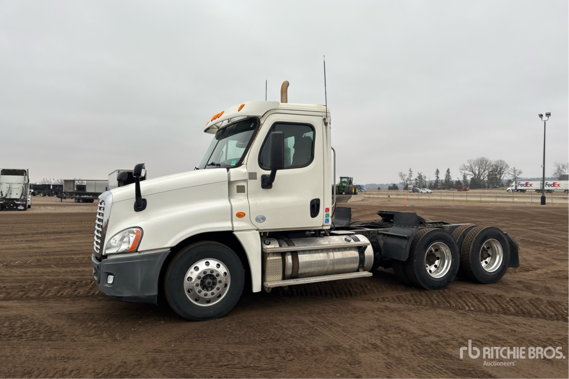 General Appearance with Bild, Ecke vorne links