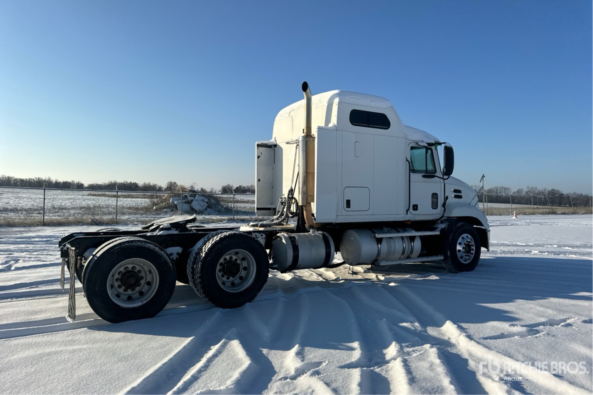 Aspect général with Image, coin arrière droit