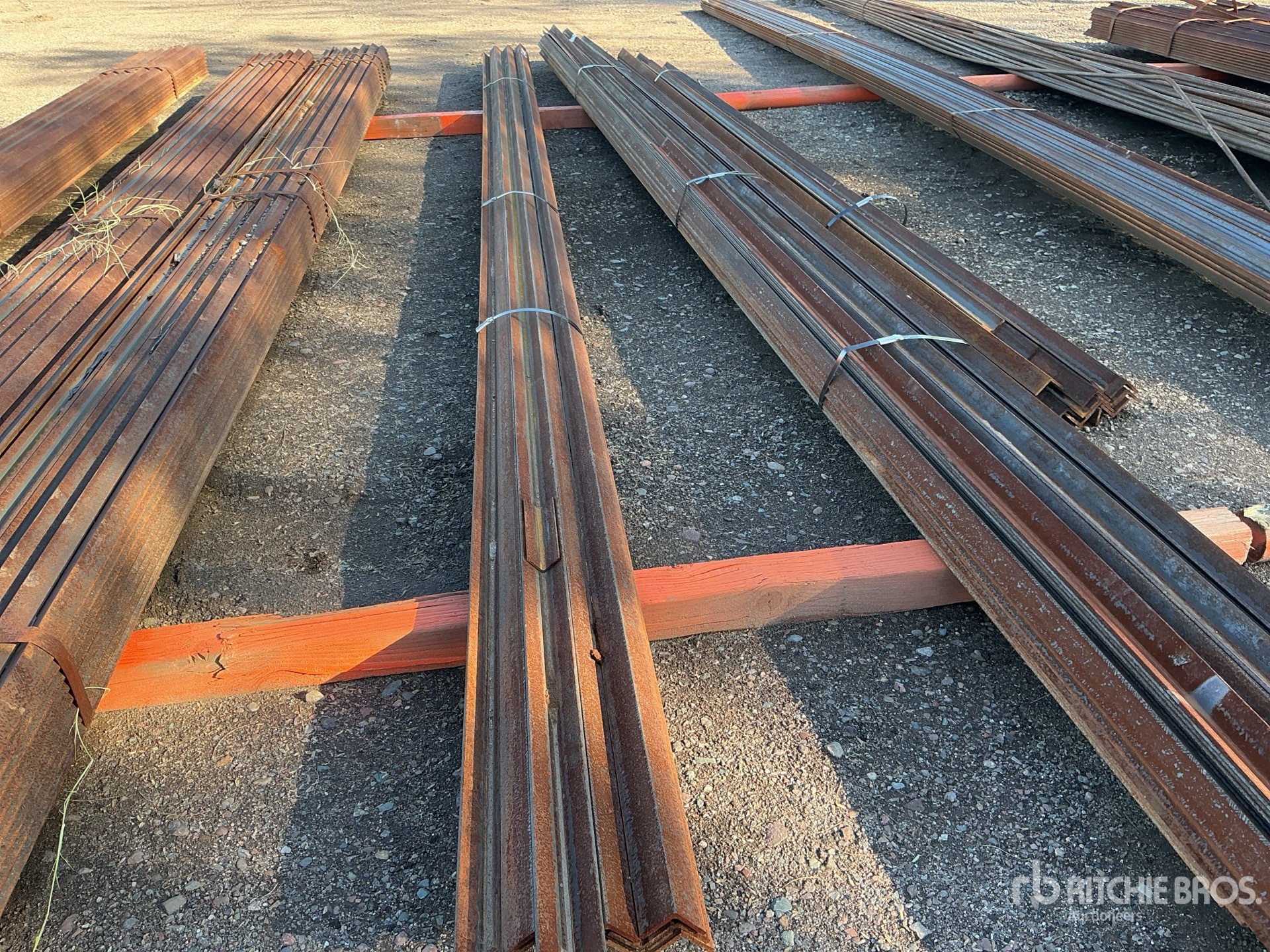 General Appearance with Bild, Ecke vorne rechts