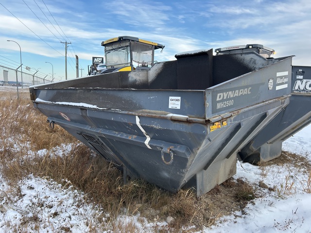 2017 Dynapac MH2500 Asphalt Feeder Hopper