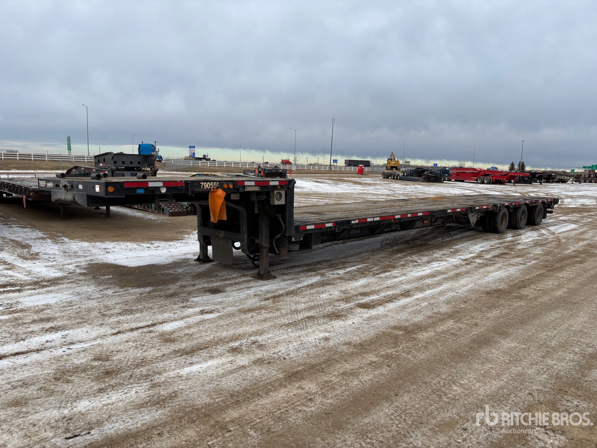 General Appearance with Bild, Ecke vorne links