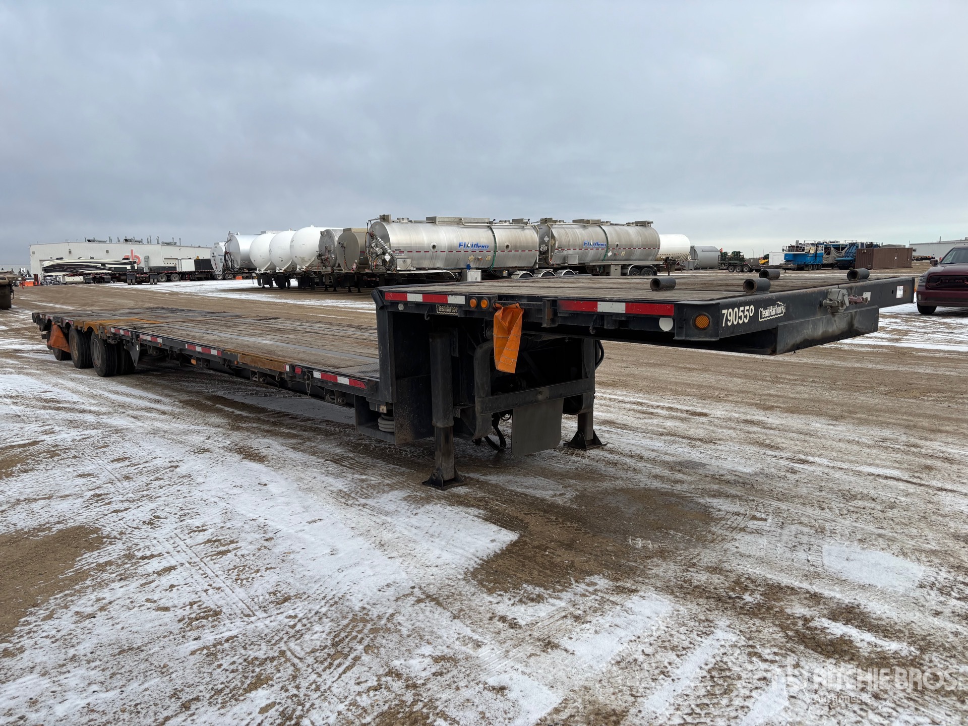 General Appearance with Bild, Ecke vorne rechts