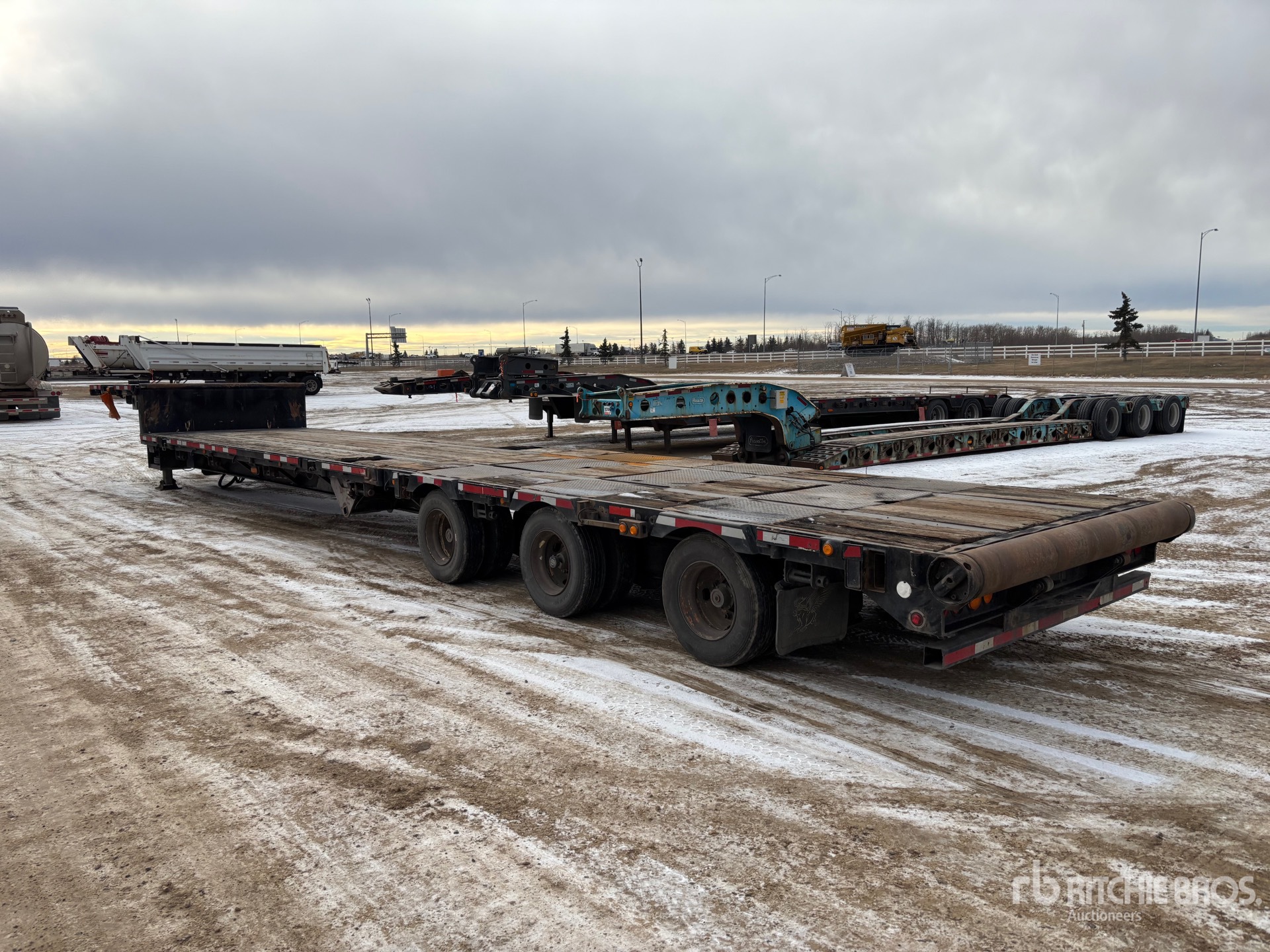 General Appearance with Bild, Ecke hinten links