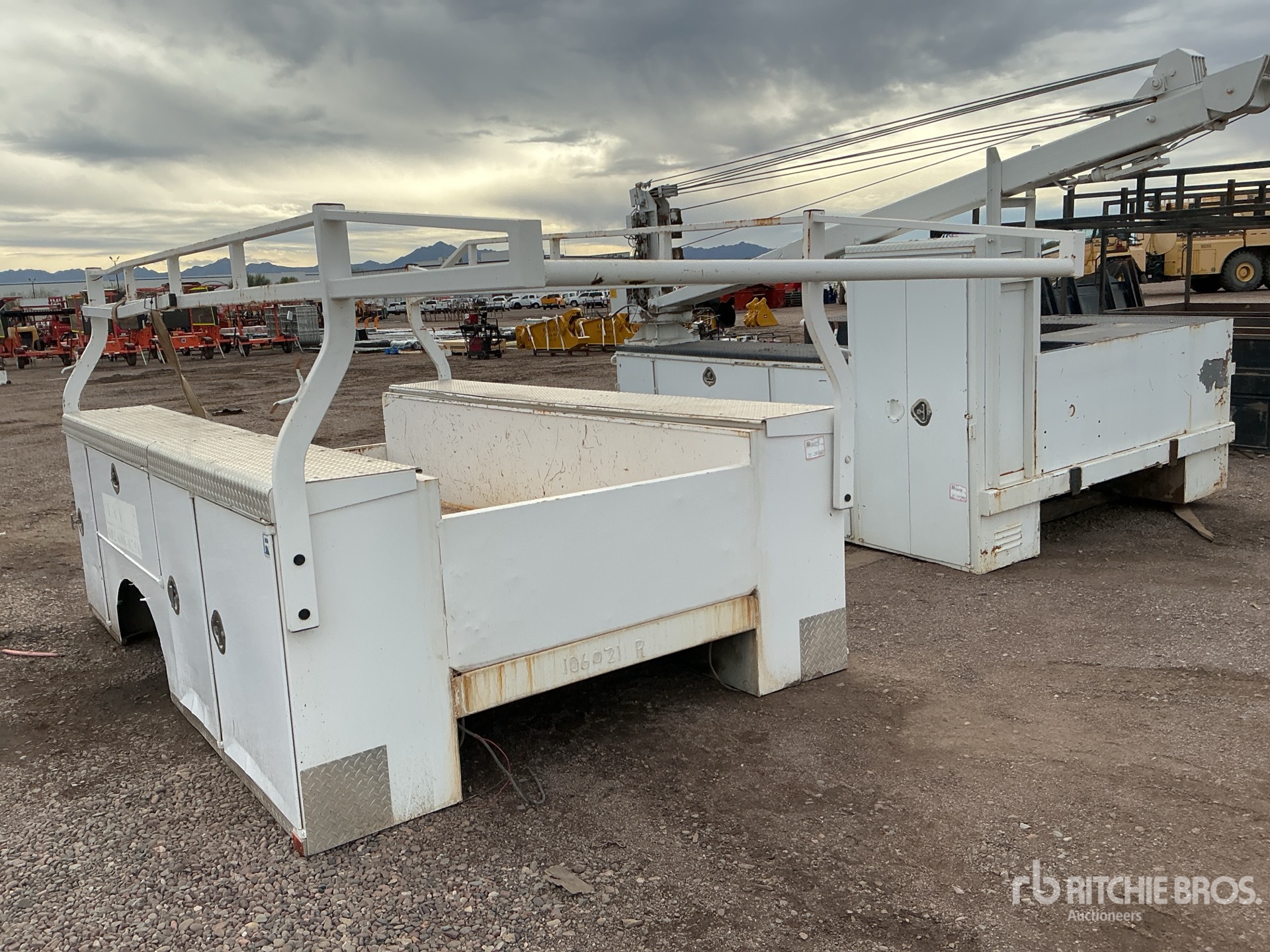 General Appearance with Picture, Right Front Corner