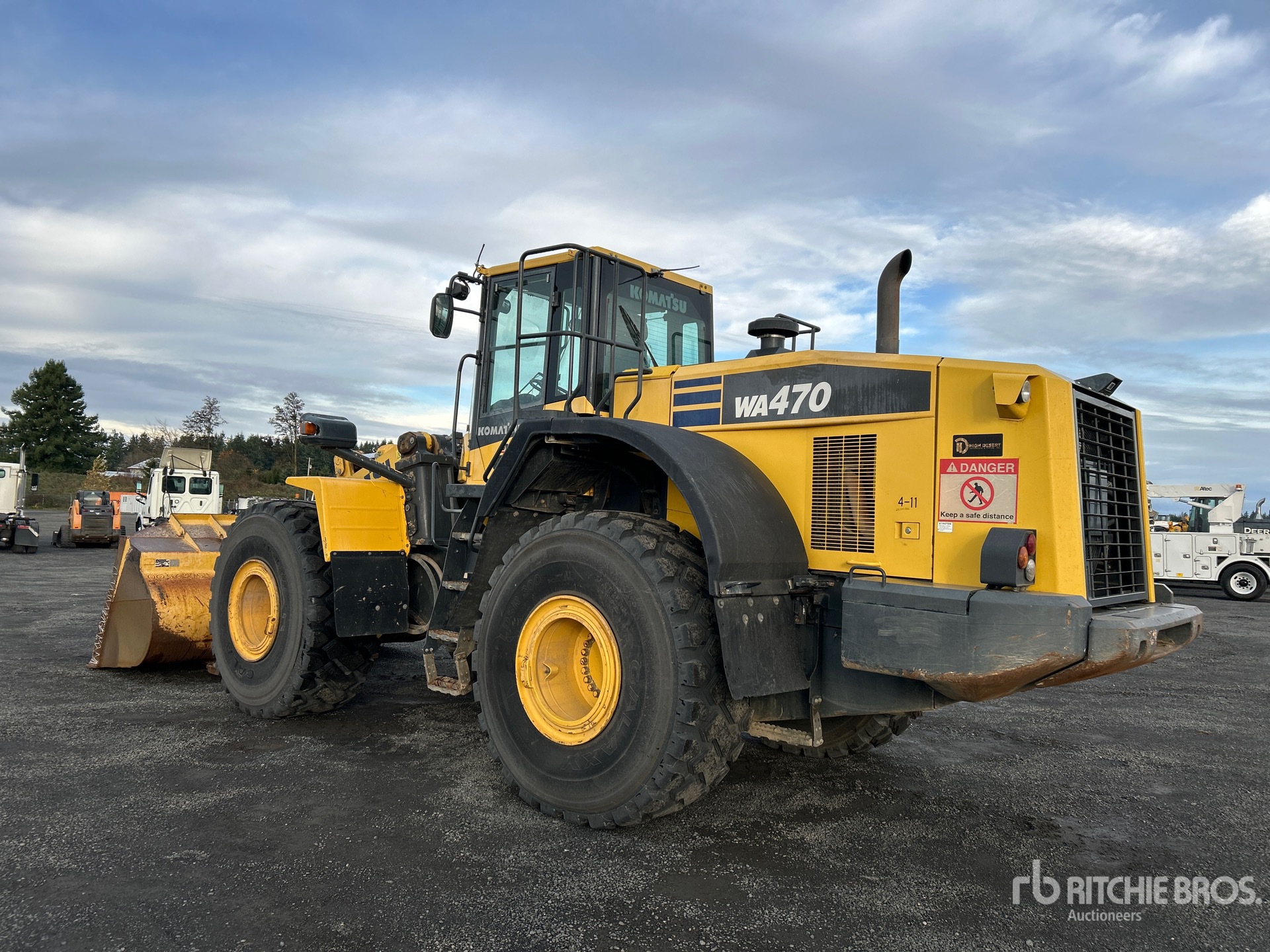 General Appearance with Picture, Left Rear Corner