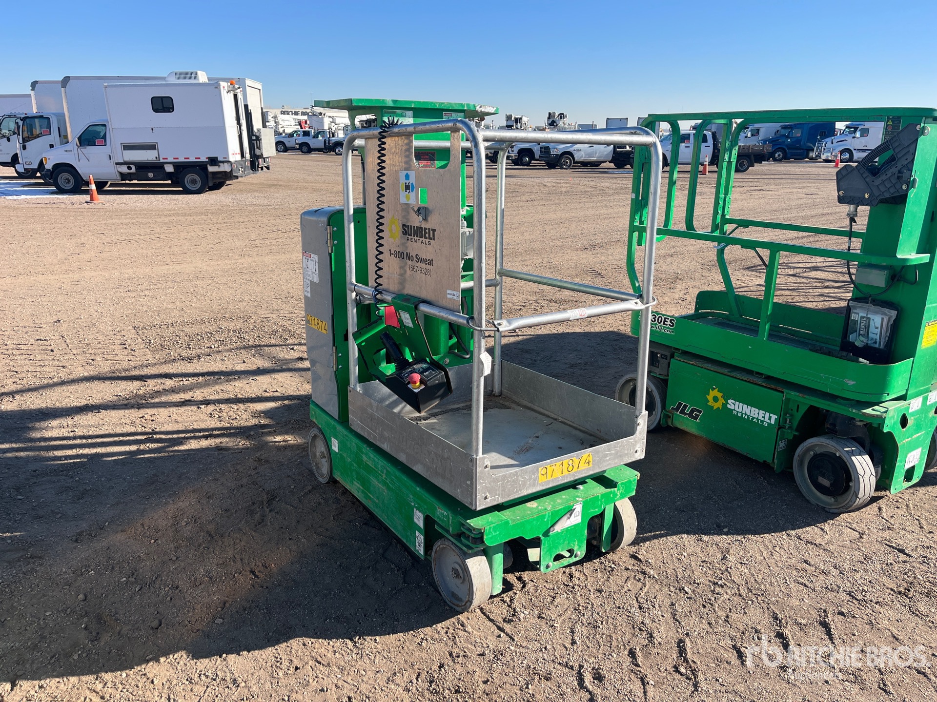 General Appearance with Foto, angolo anteriore sinistro