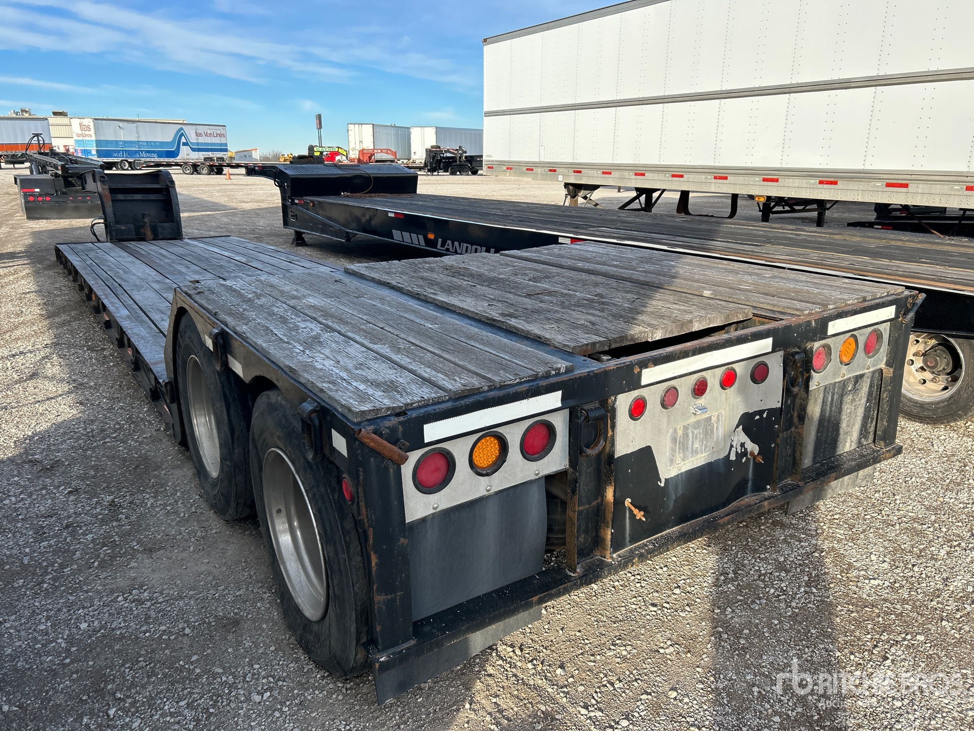 General Appearance with Foto, angolo posteriore sinistro