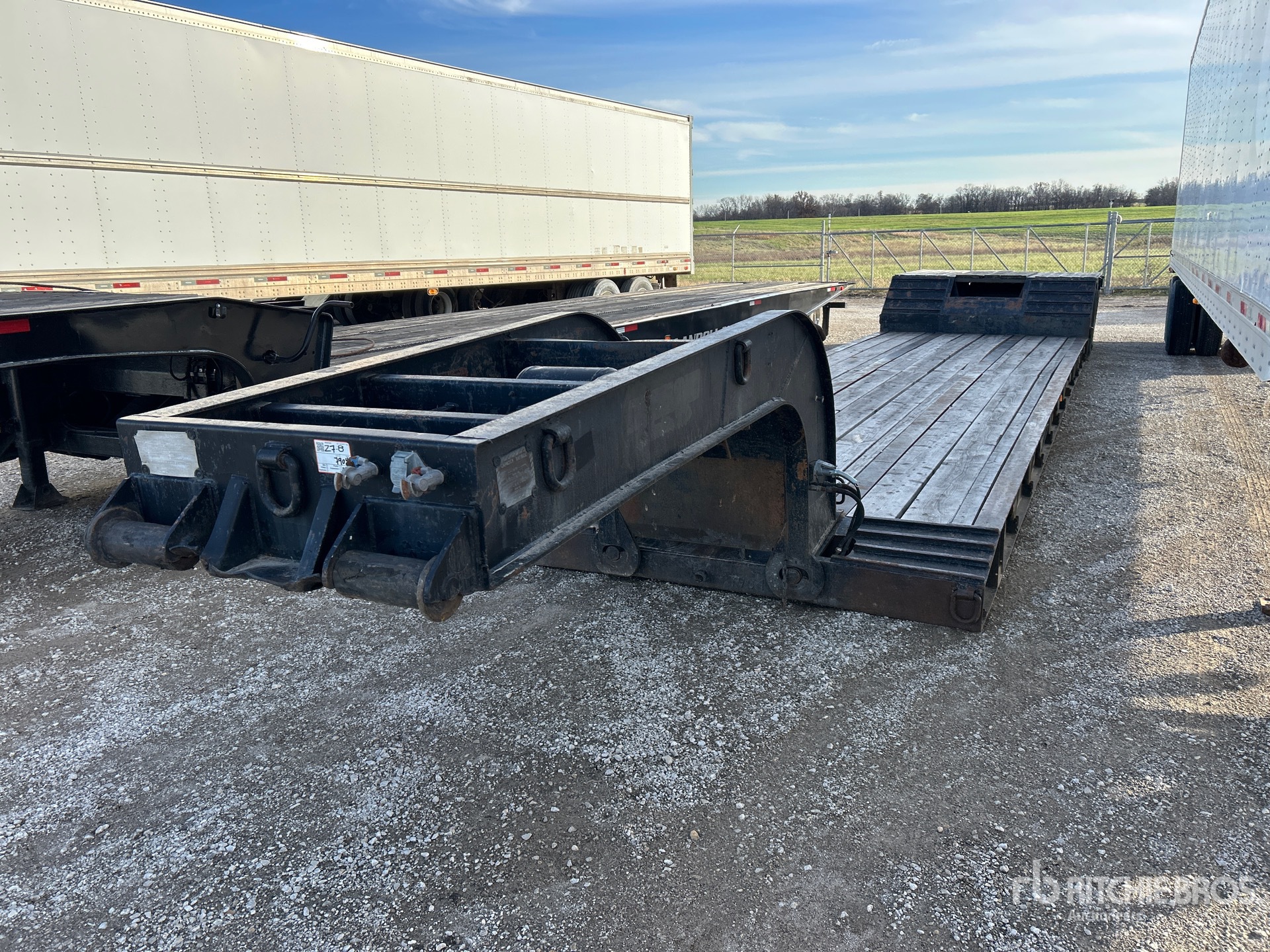 General Appearance with Foto, angolo anteriore sinistro