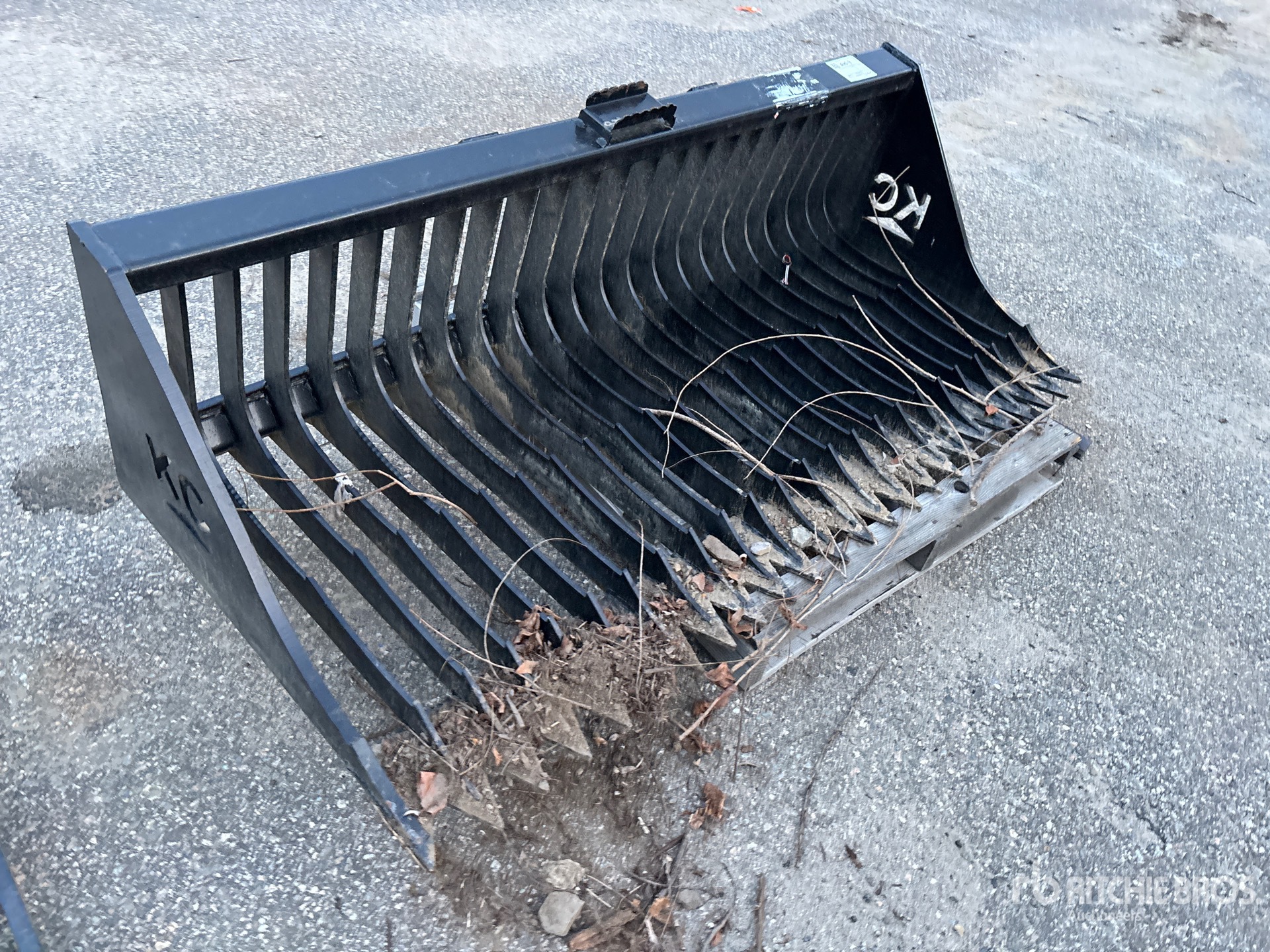 General Appearance with Picture, Right Front Corner