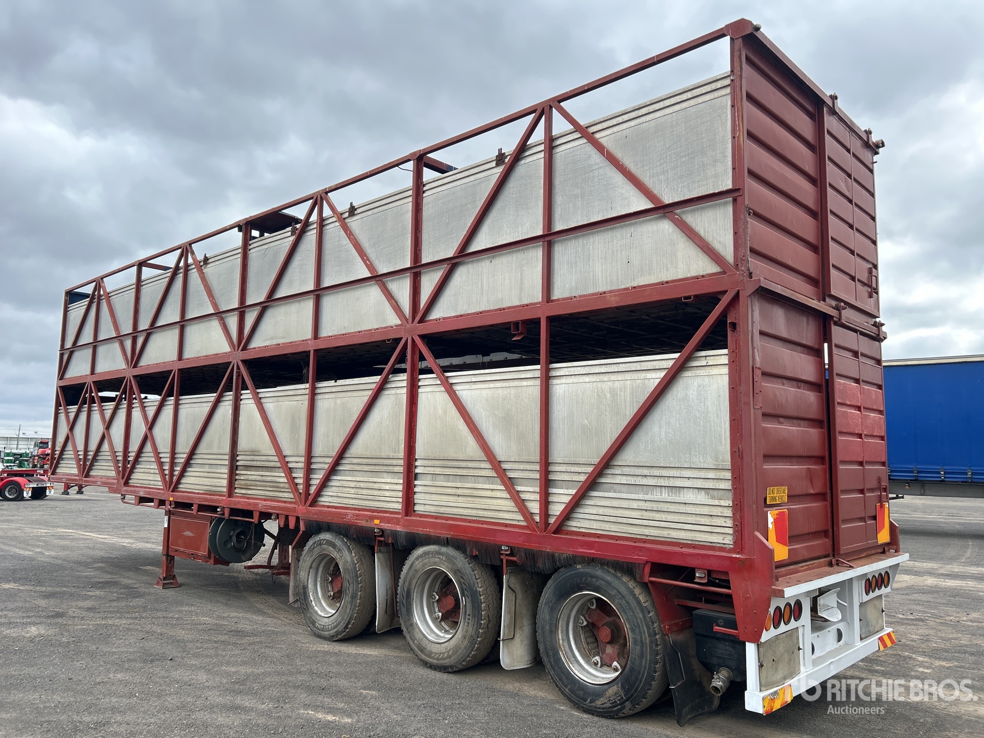 General Appearance with Picture, Right Rear Corner