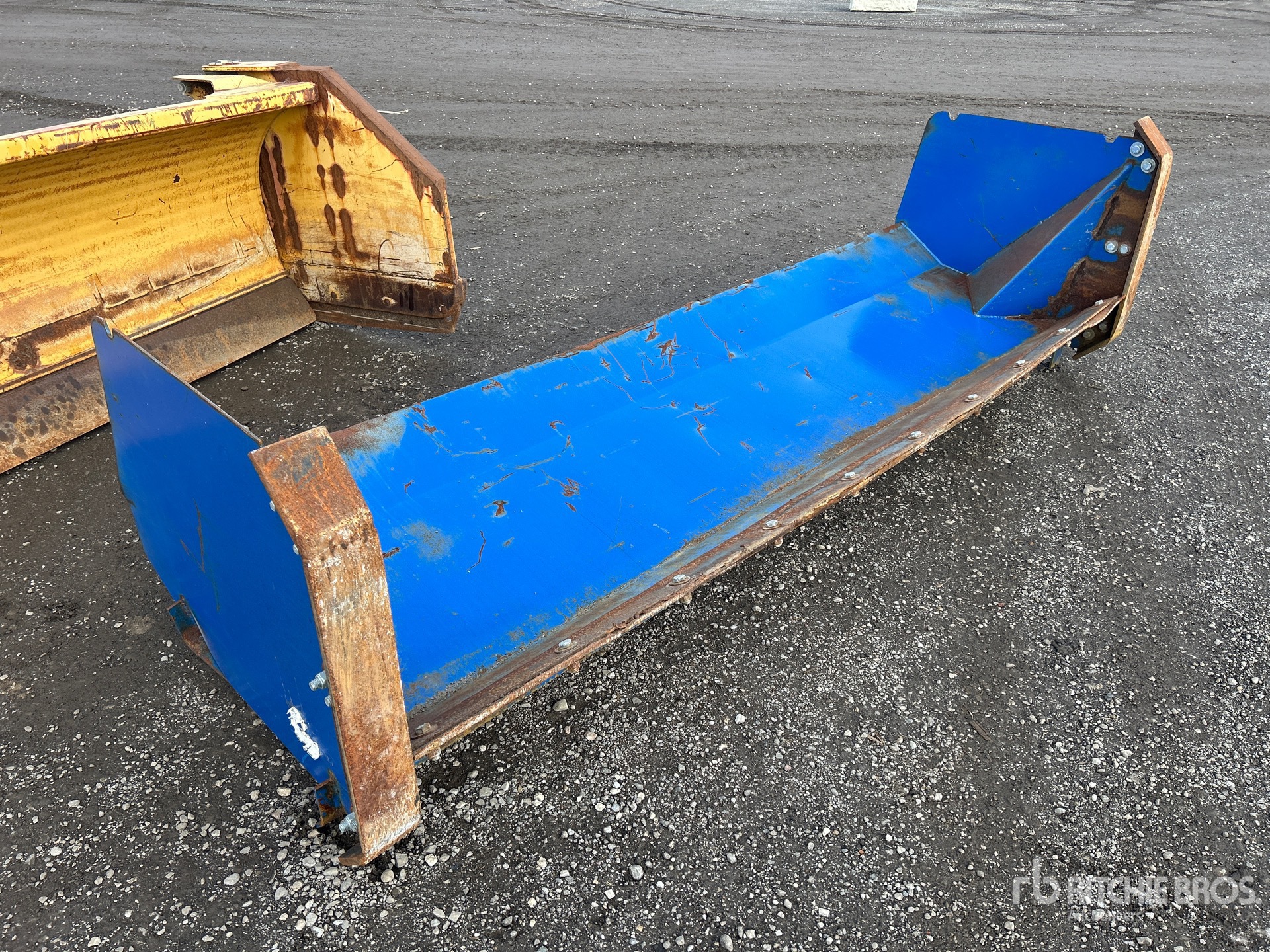 General Appearance with Image, coin avant droit