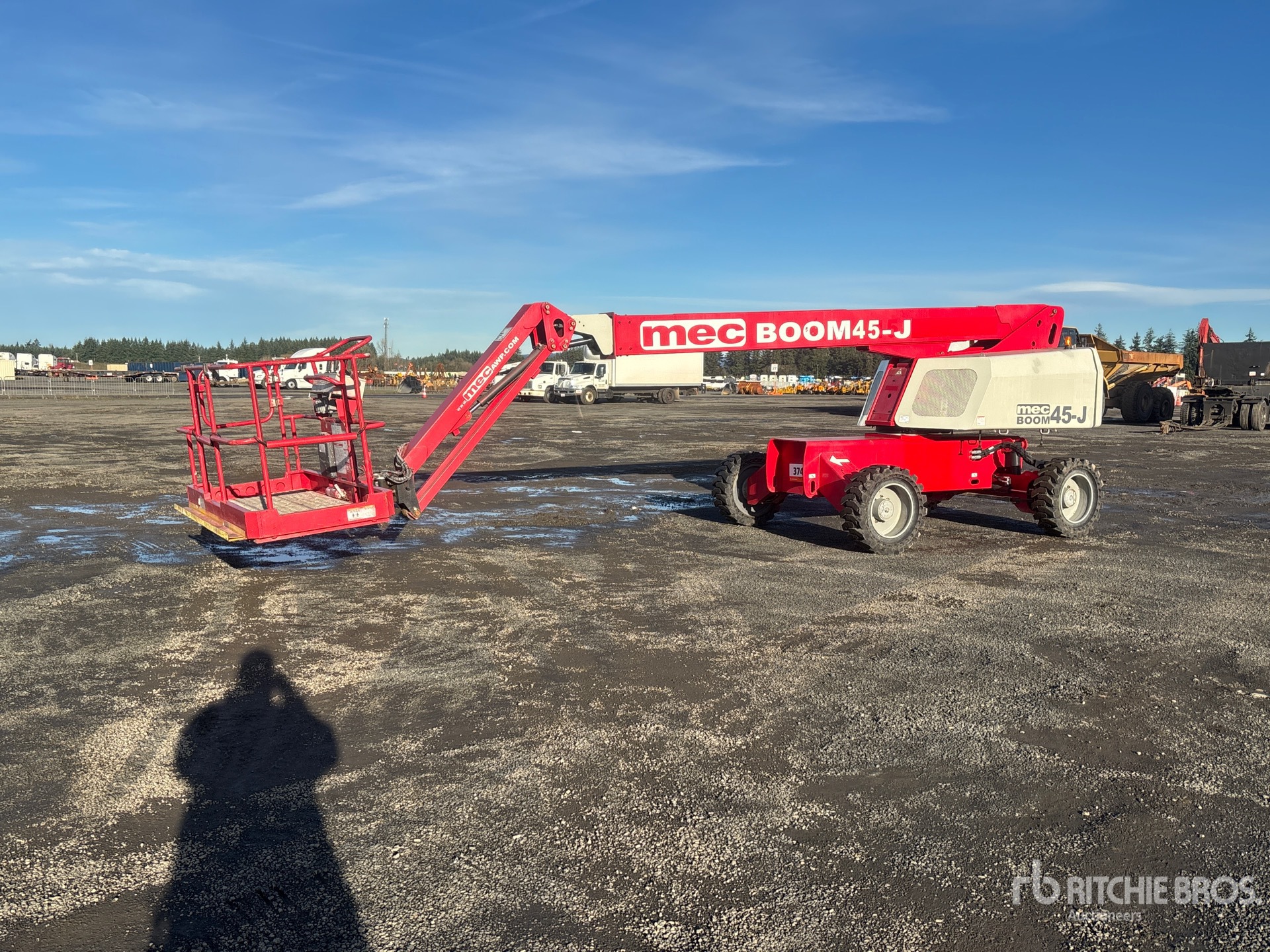 General Appearance with Picture, Left Front Corner