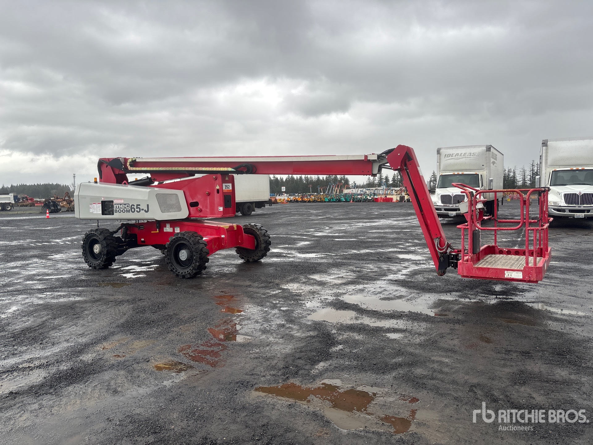 General Appearance with Picture, Right Front Corner